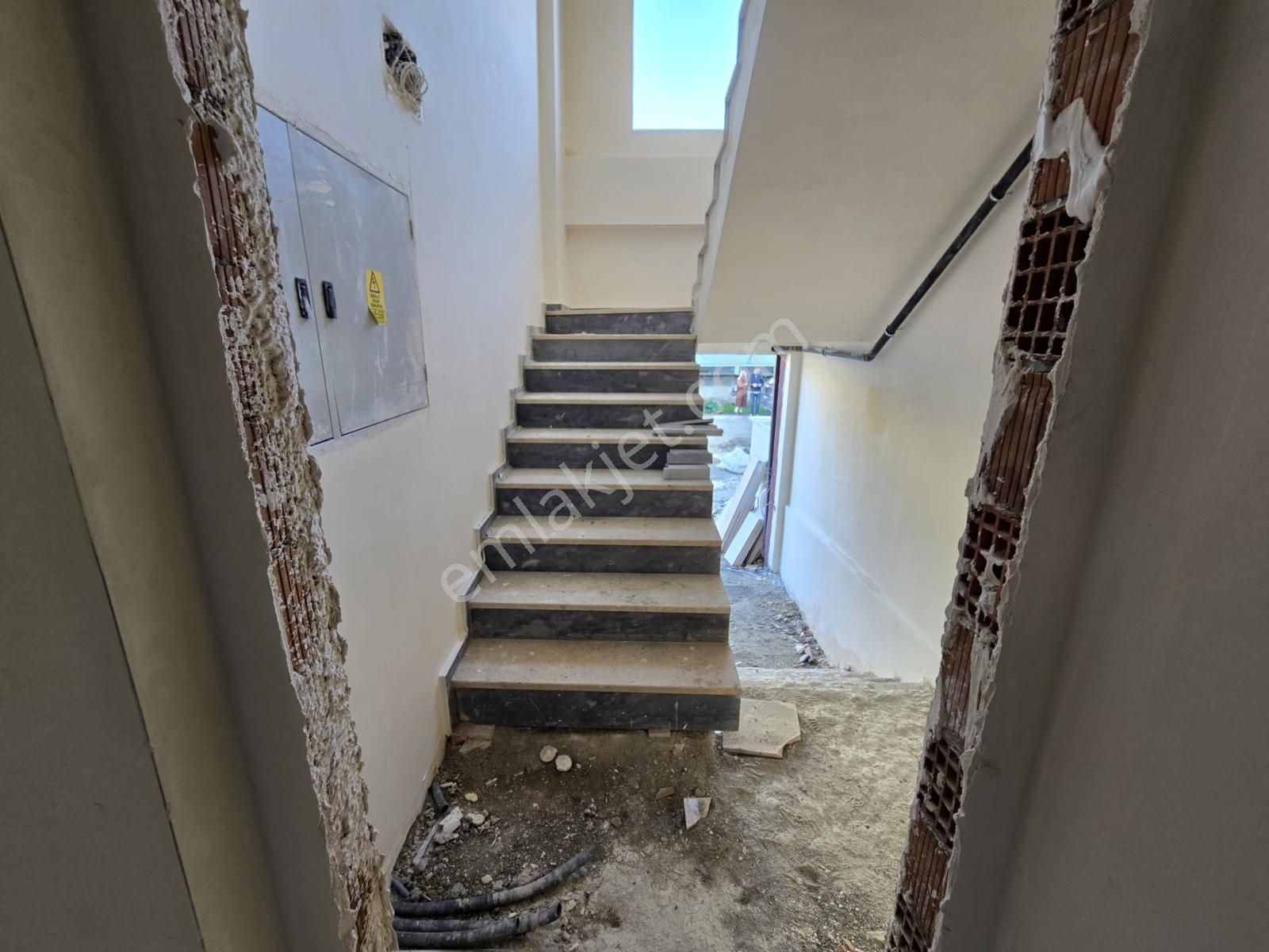 Adapazarı Sakarya Mahallesinde 3+1 Satılık Daire - Görsel 4