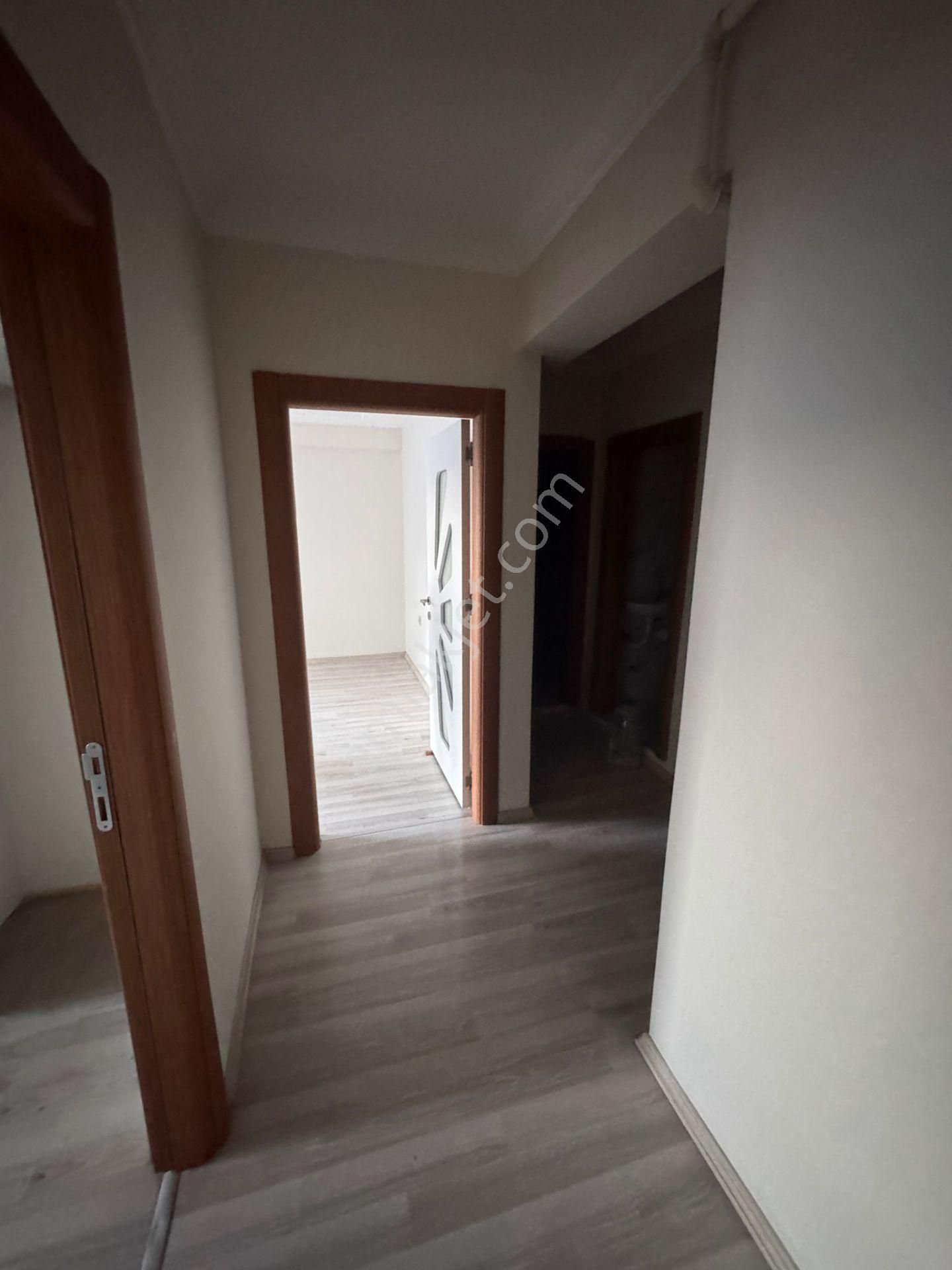 Emirsultan Mahallesinde Kiralık 2+1 Daire - Görsel 16