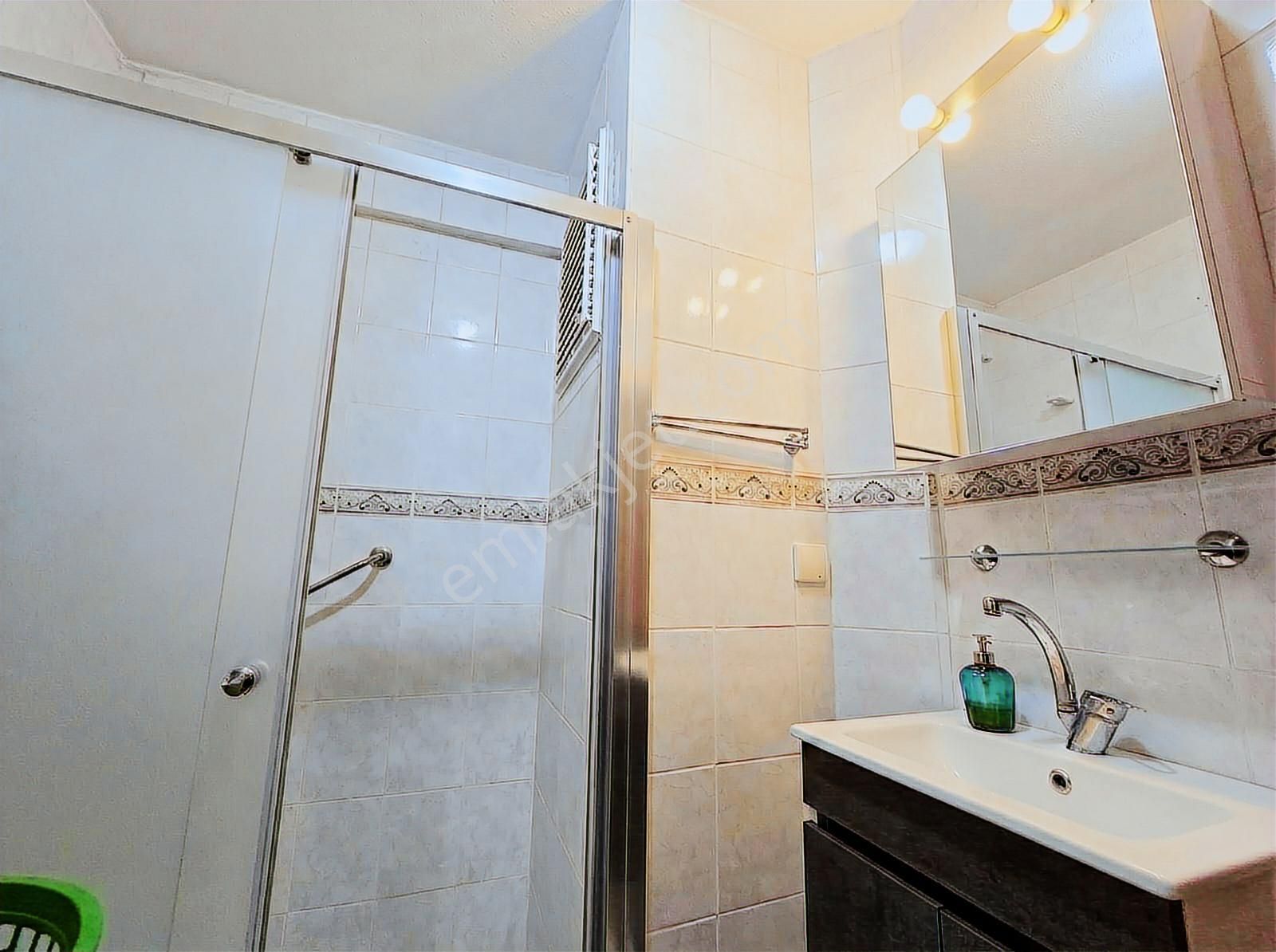 Lizbon Cad. Malazgirt Bul. Dibinde Taşınmaya Hazır Full Eşyalı - Görsel 17