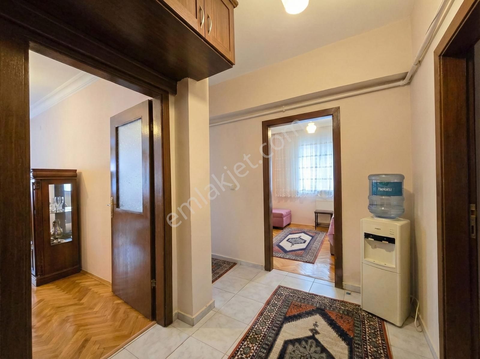 Lizbon Cad. Malazgirt Bul. Dibinde Taşınmaya Hazır Full Eşyalı - Görsel 9