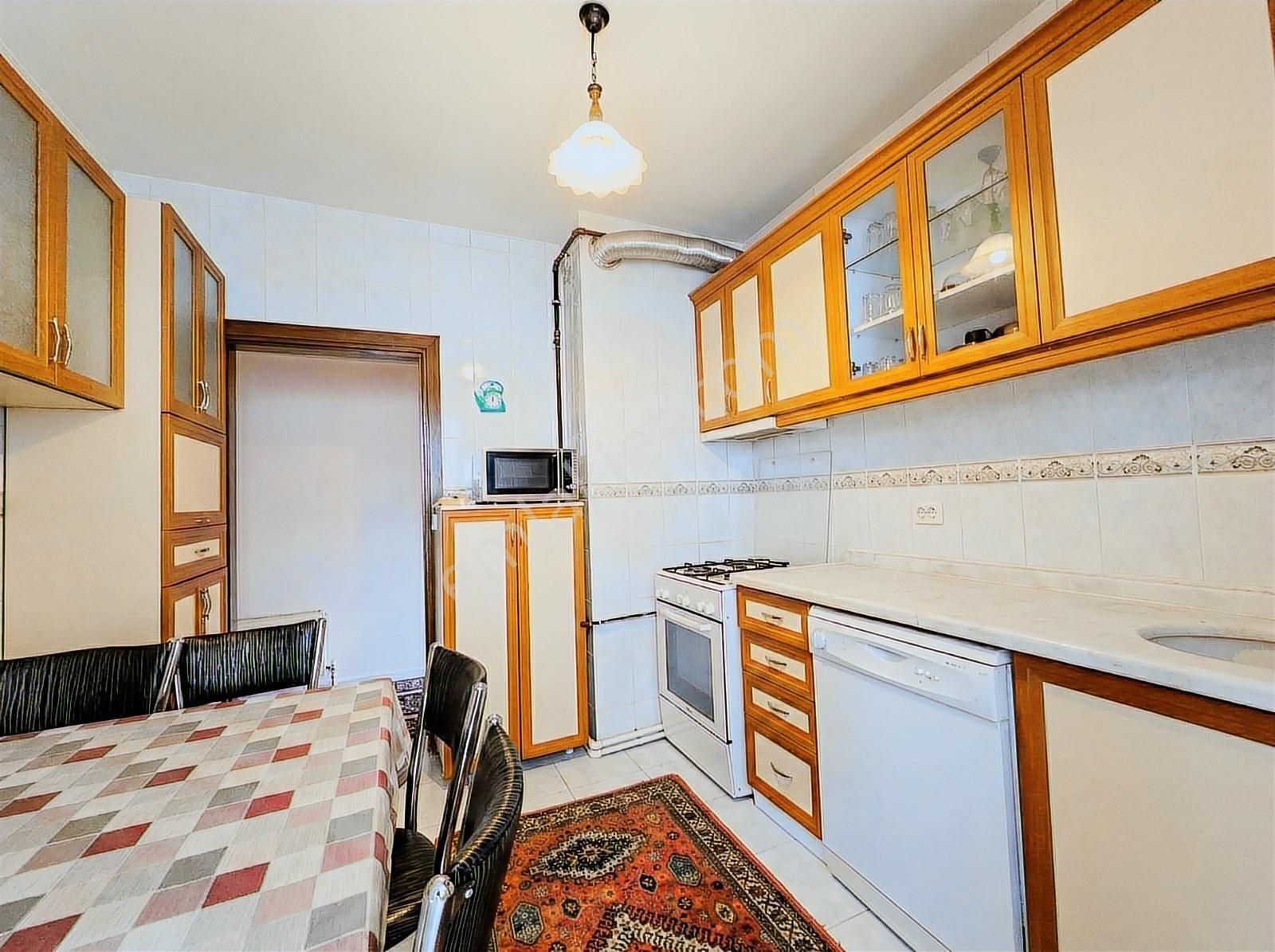 Lizbon Cad. Malazgirt Bul. Dibinde Taşınmaya Hazır Full Eşyalı - Görsel 2