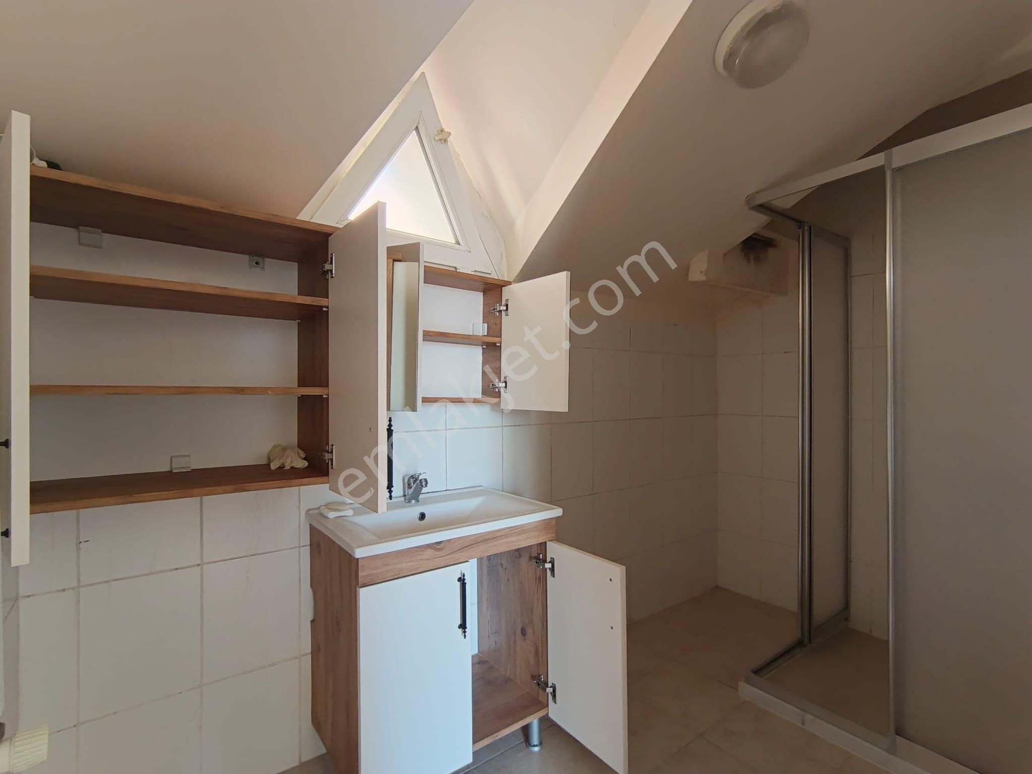 Çekmeköy Mimarsinan Mah Plazalar Durağına Yakın Kiralık 1+1 Çatı Katı Daire - Görsel 13