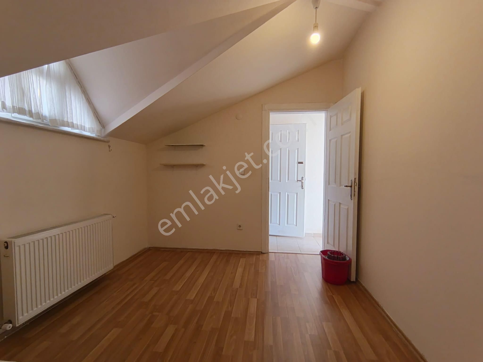 Çekmeköy Mimarsinan Mah Plazalar Durağına Yakın Kiralık 1+1 Çatı Katı Daire - Görsel 9
