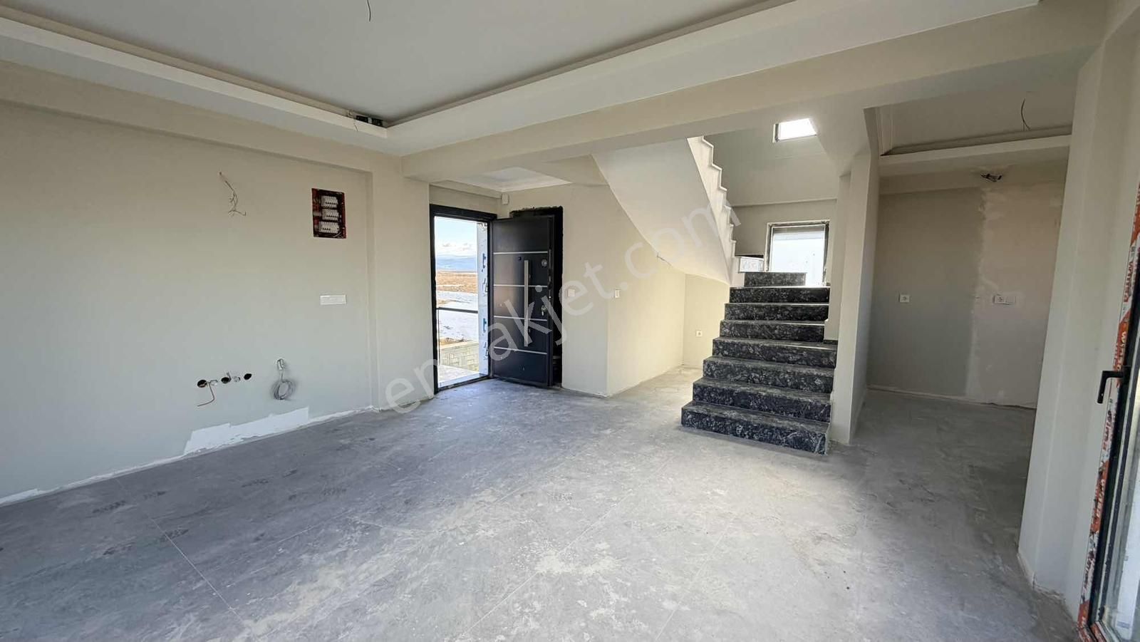 İzmir Çandarlı'da Denize 200m Mesafede Müstakil Villa Cb Ph - Görsel 5