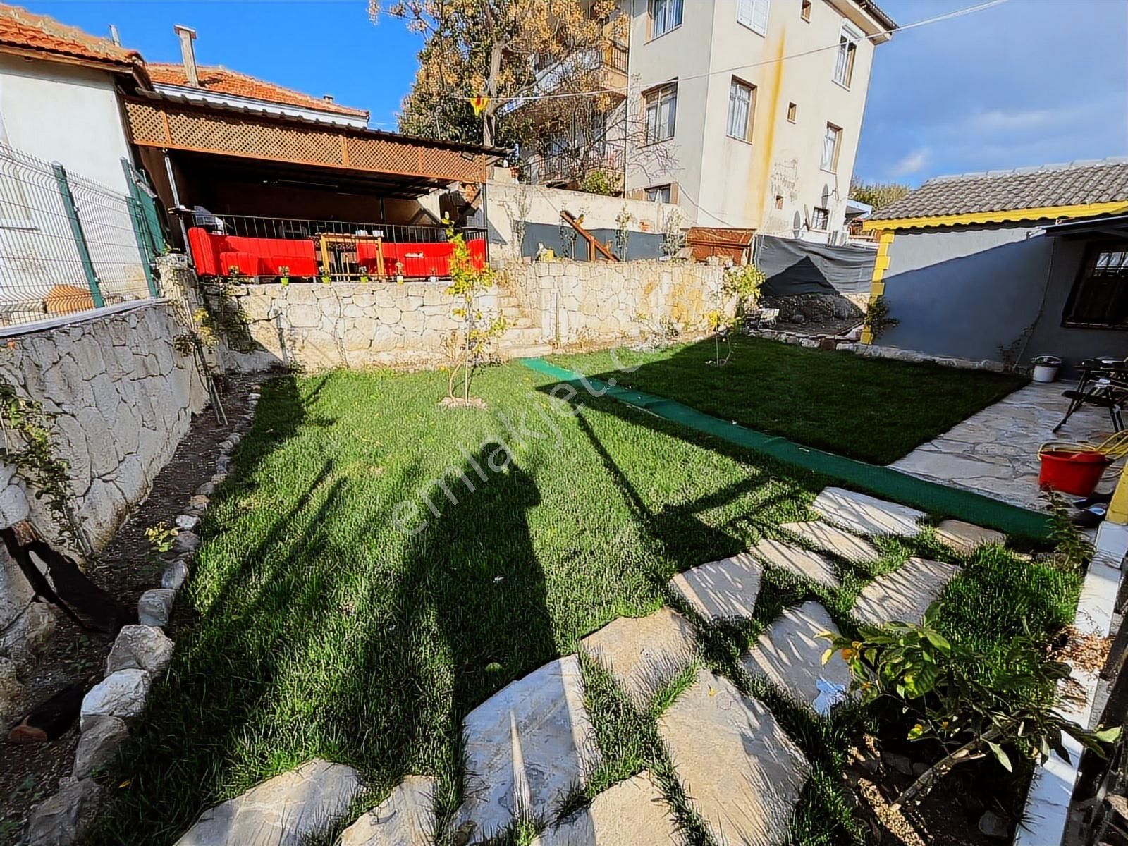 Seferihisar Ulamış Köyünde Doğa İçinde 450m2 Müstakil Ev Ve Arsa - Görsel 8