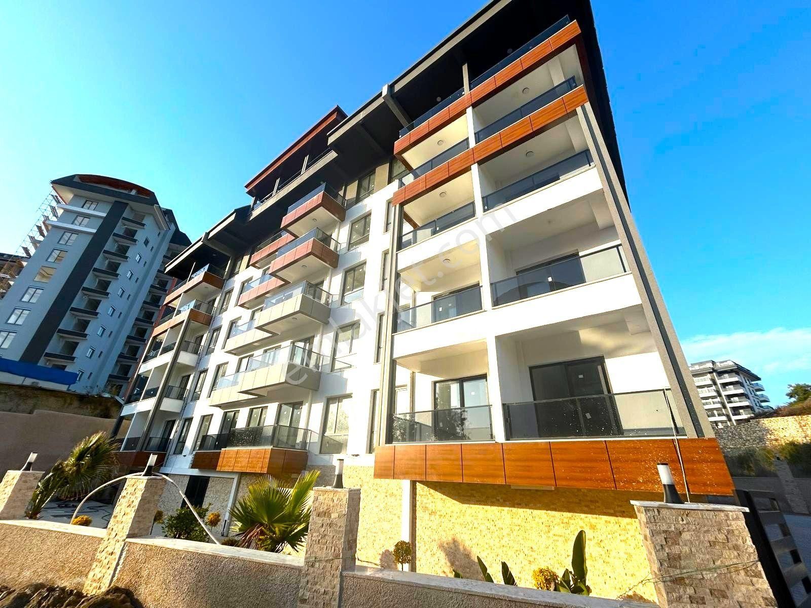 Alanya Avsallarda Satılık Site İçi Sıfır 2+1 Yatırımlık Daire