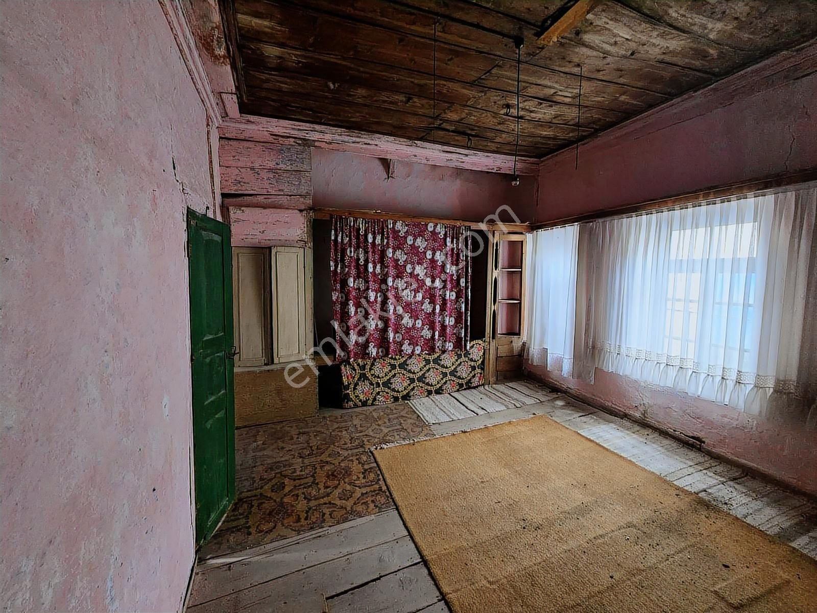 Yenifoça'da Merkezde Ve Denize Çok Yakın Satılık Tarihi Taş Ev - Görsel 19