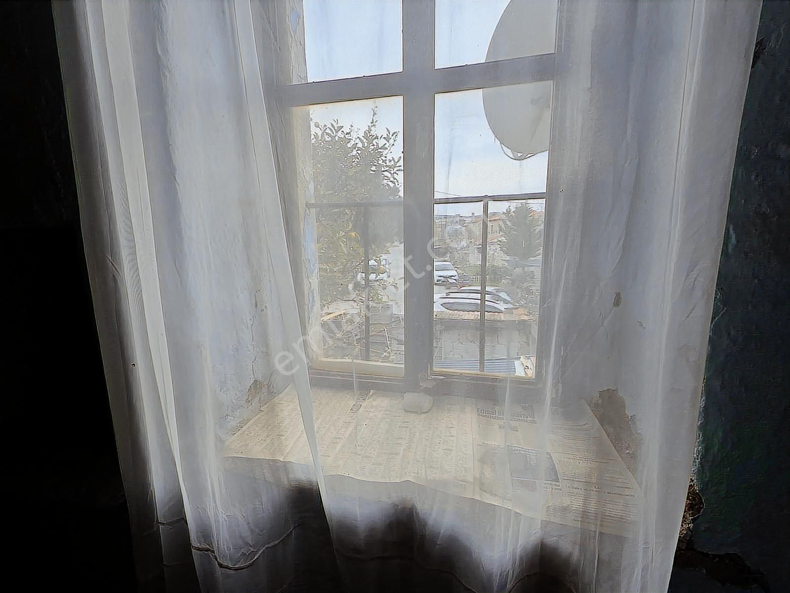 Yenifoça'da Merkezde Ve Denize Çok Yakın Satılık Tarihi Taş Ev - Görsel 12