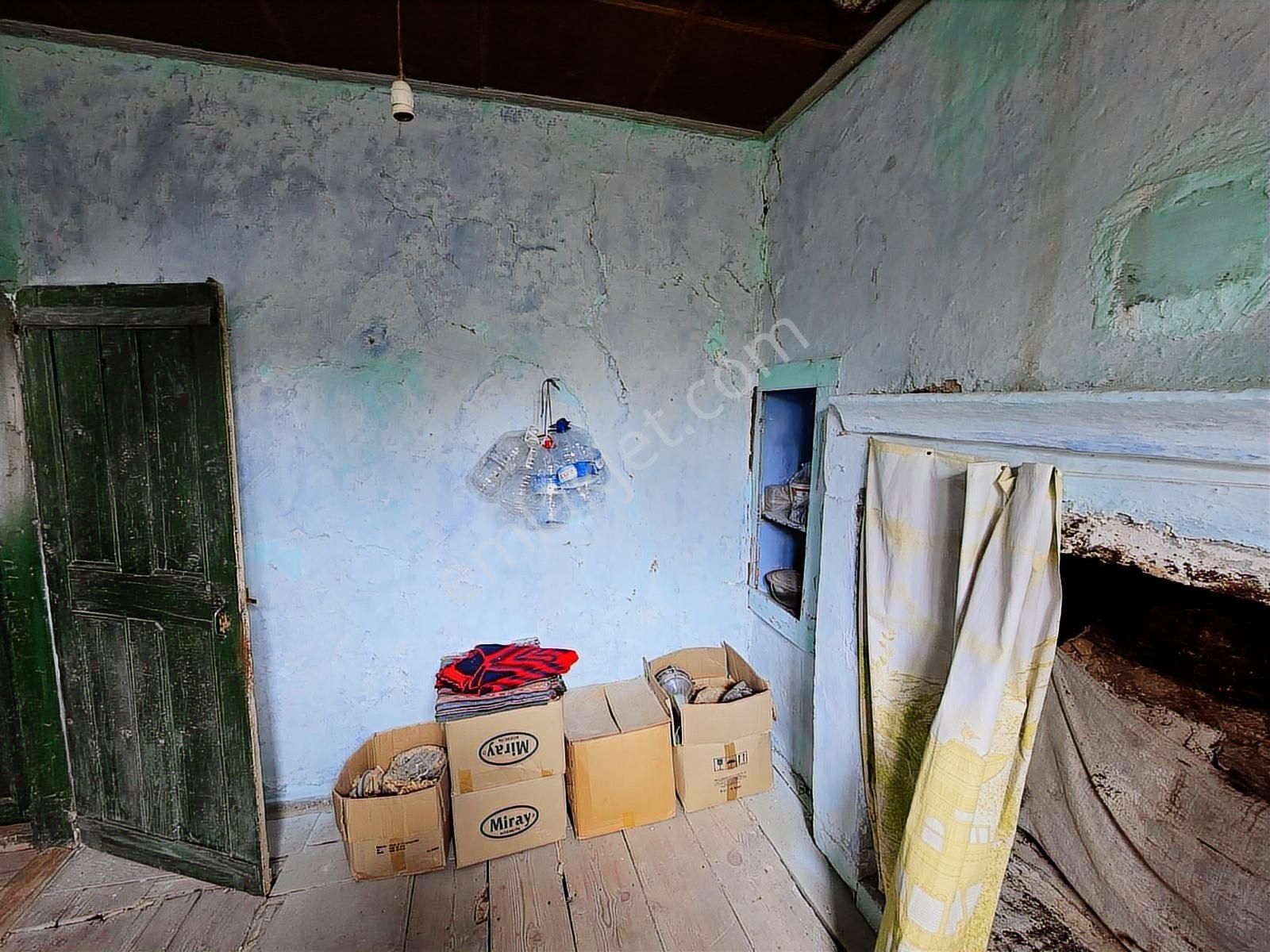 Yenifoça'da Merkezde Ve Denize Çok Yakın Satılık Tarihi Taş Ev - Görsel 25