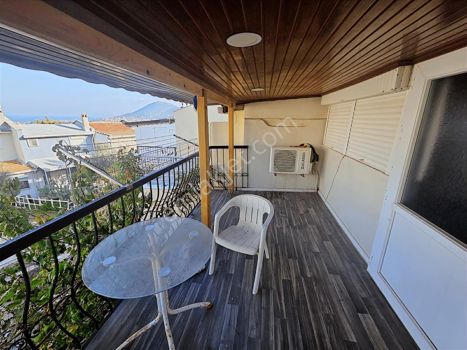 Yenifoça'da Müstakil Bahçeli Deniz Manzaralı 2+1 Dubleks - Görsel 10