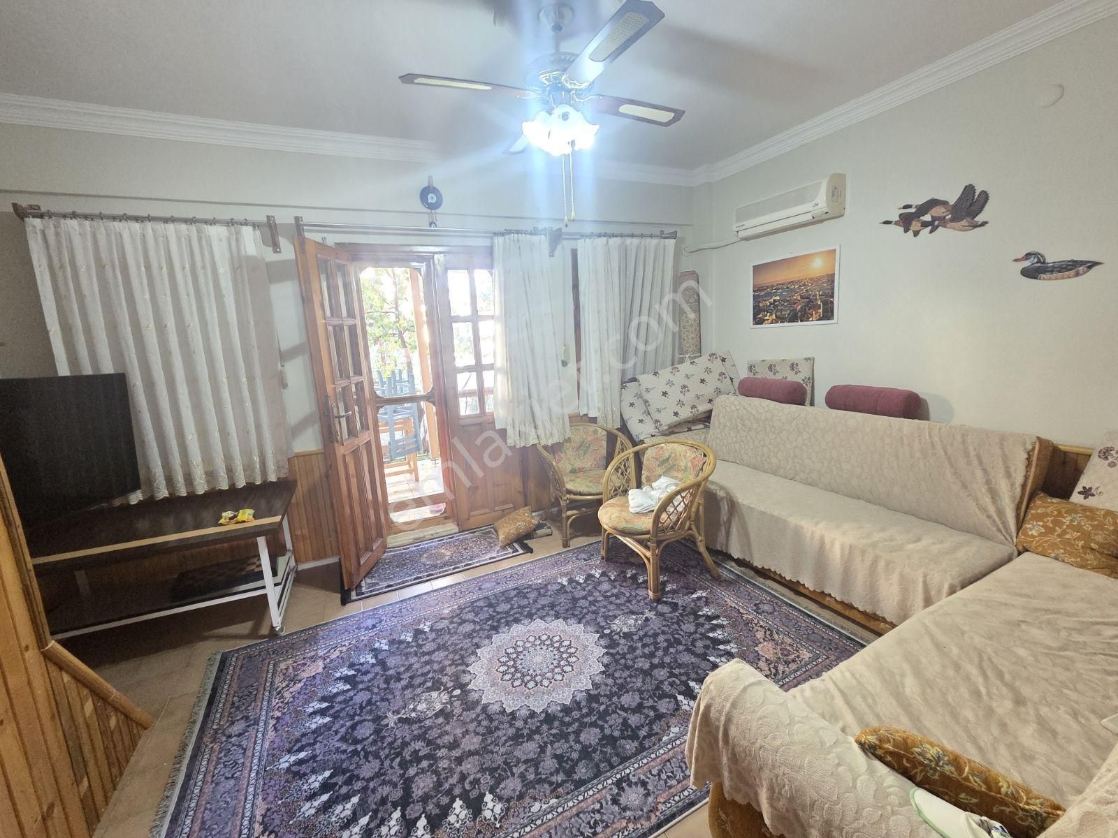 Yenifoça'da Müstakil Bahçeli Deniz Manzaralı 2+1 Dubleks - Görsel 17