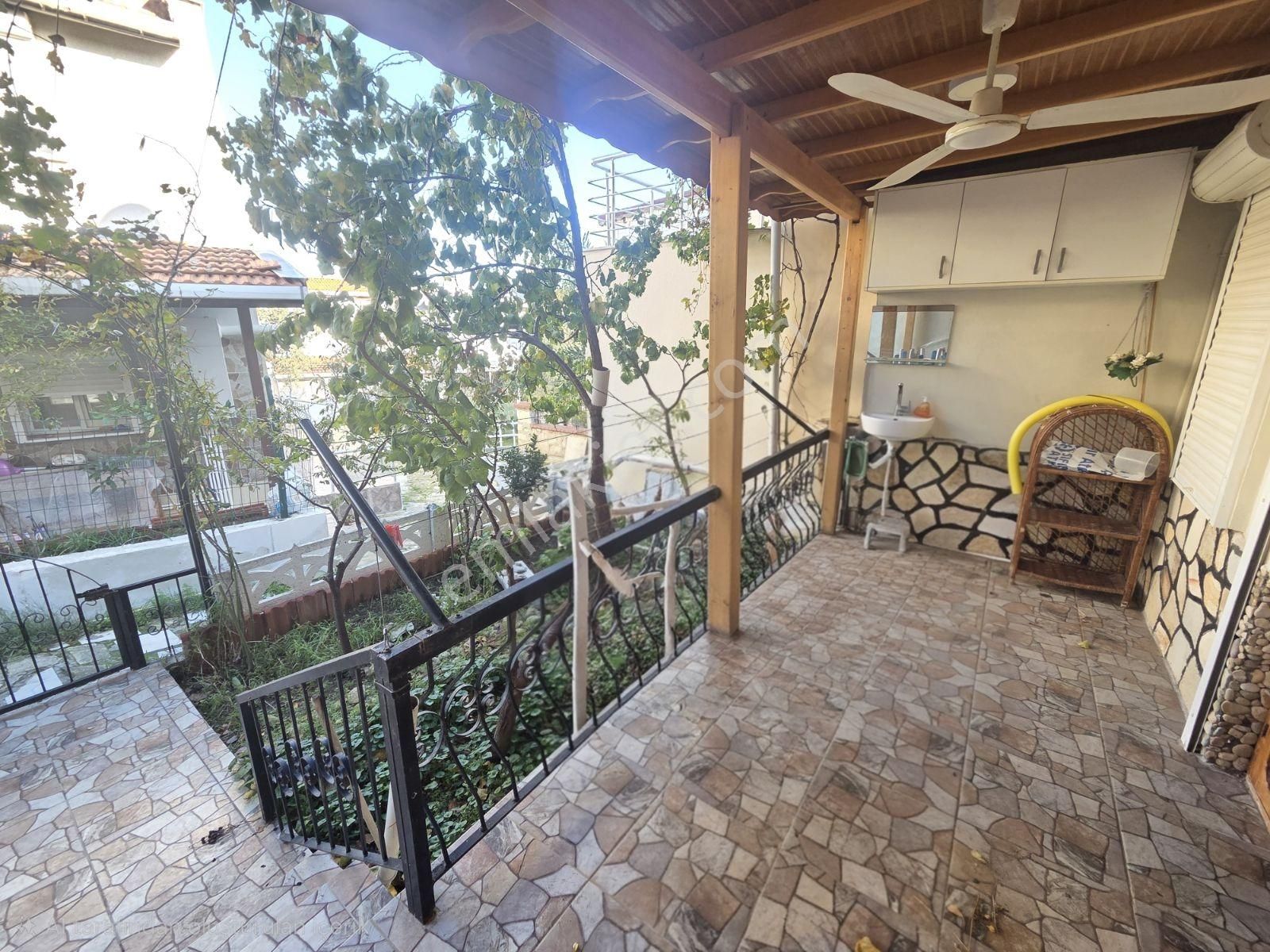 Yenifoça'da Müstakil Bahçeli Deniz Manzaralı 2+1 Dubleks - Görsel 32