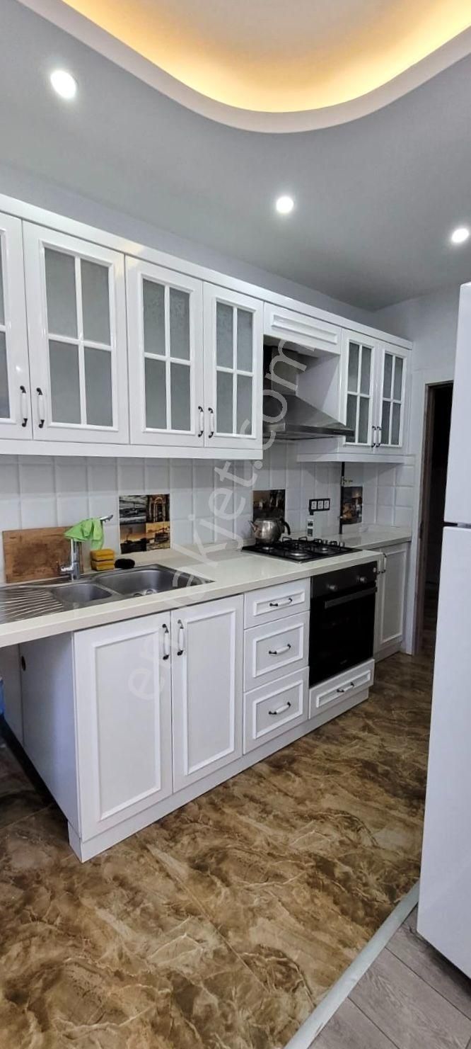 Merkezde Tramvay Yakını İçi Lüks Yapılı 2+1 - Görsel 3