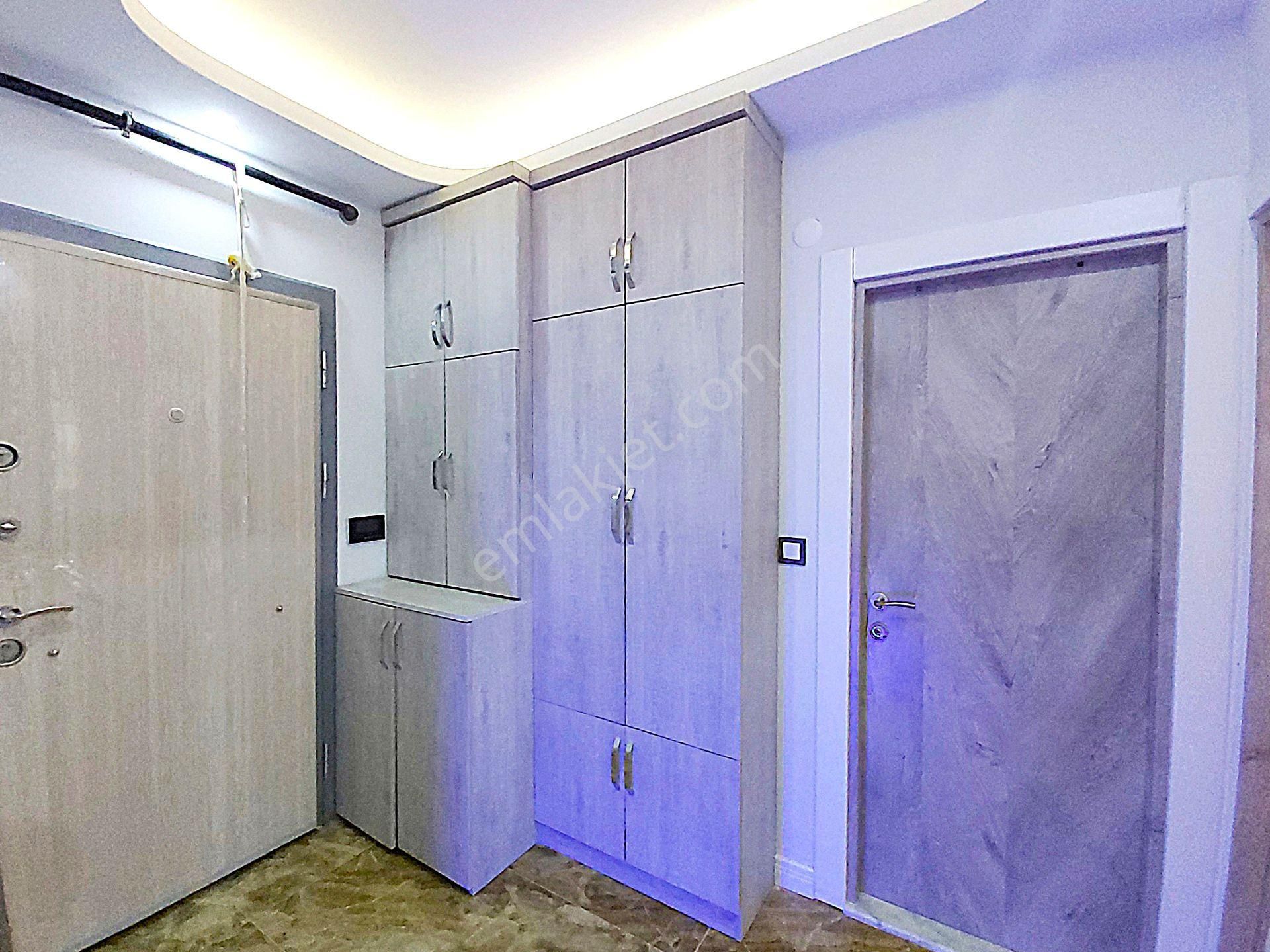 Merkezde Tramvay Yakını İçi Lüks Yapılı 2+1 - Görsel 10