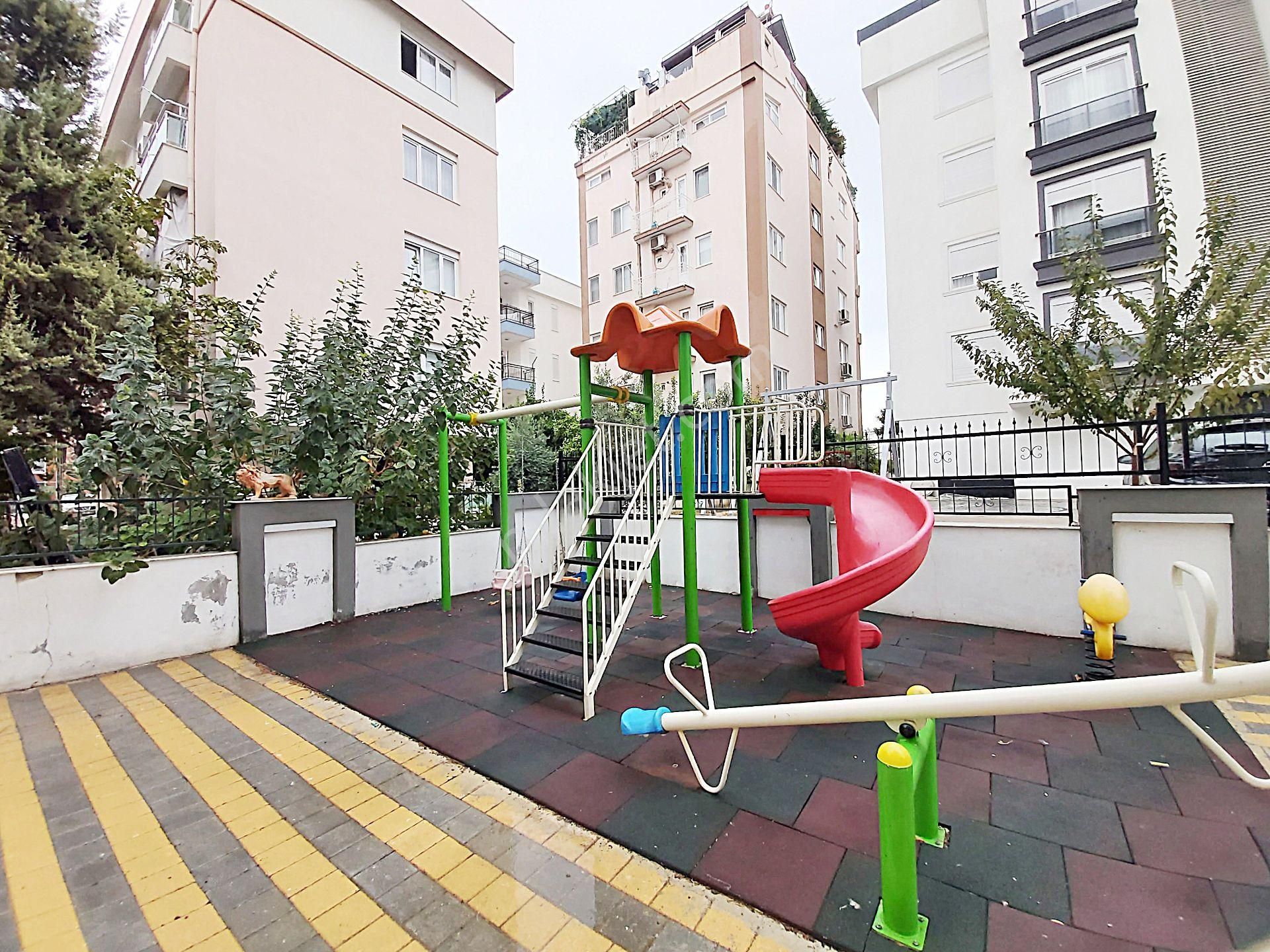 Merkezde Tramvay Yakını İçi Lüks Yapılı 2+1