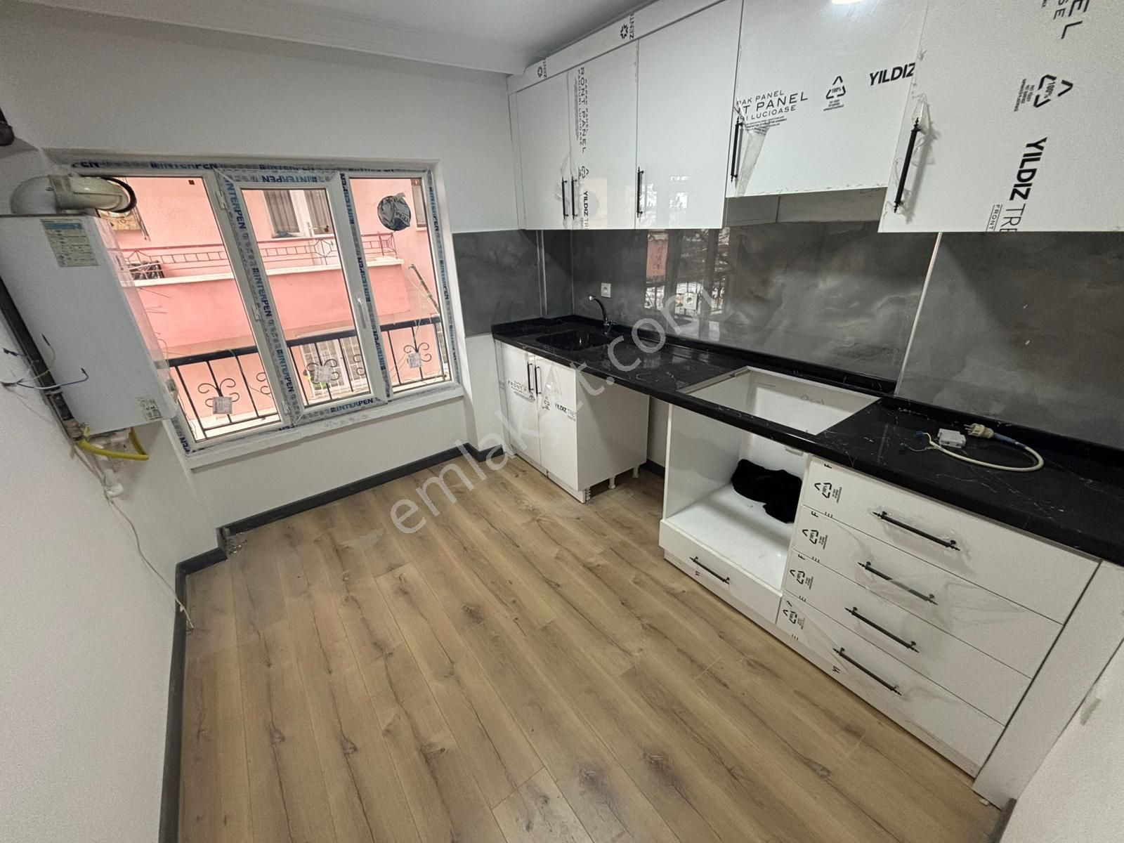 Bademlik'te Cadde Üzeri Yapılı 3+1 Daire!