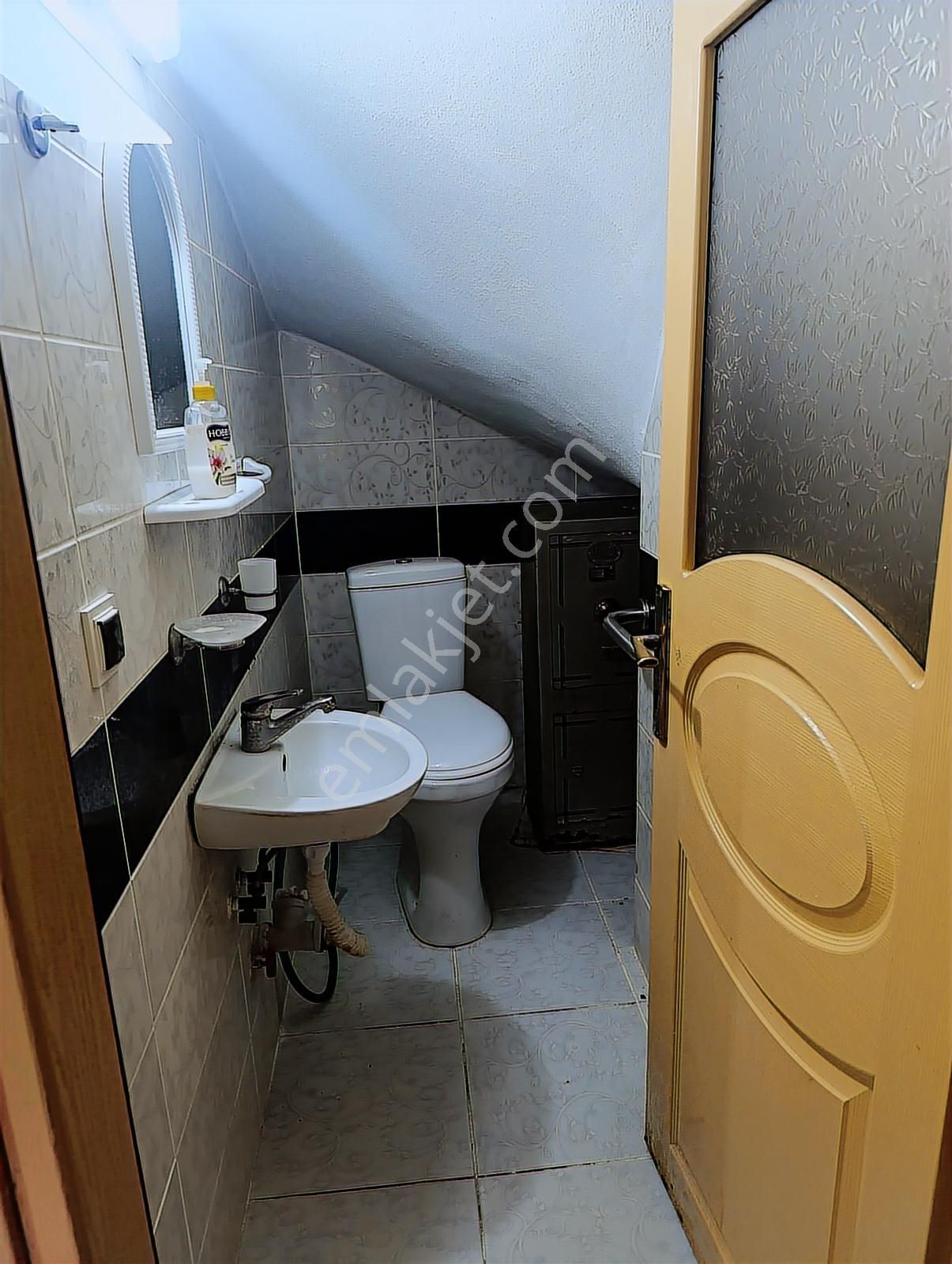 Yenifoça'da Çok İyi Konumda Satılık Eşyalı Dubleks Taş Mesken - Görsel 29