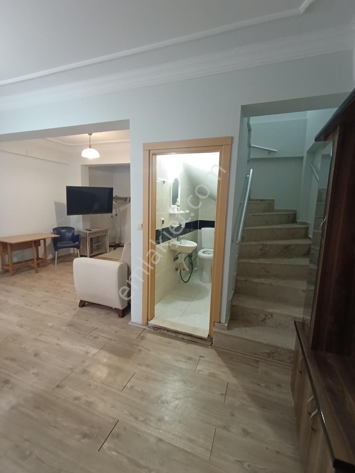 Yenifoça'da Çok İyi Konumda Satılık Eşyalı Dubleks Taş Mesken - Görsel 11