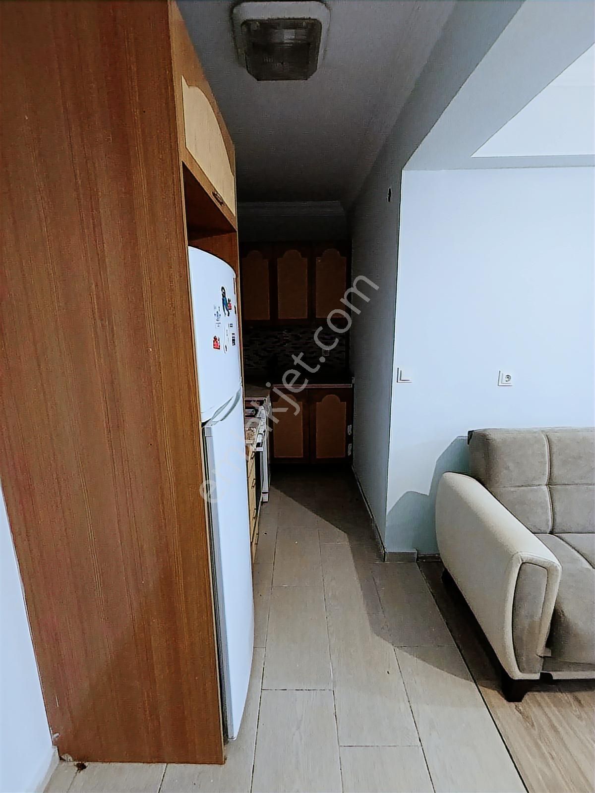 Yenifoça'da Çok İyi Konumda Satılık Eşyalı Dubleks Taş Mesken - Görsel 2