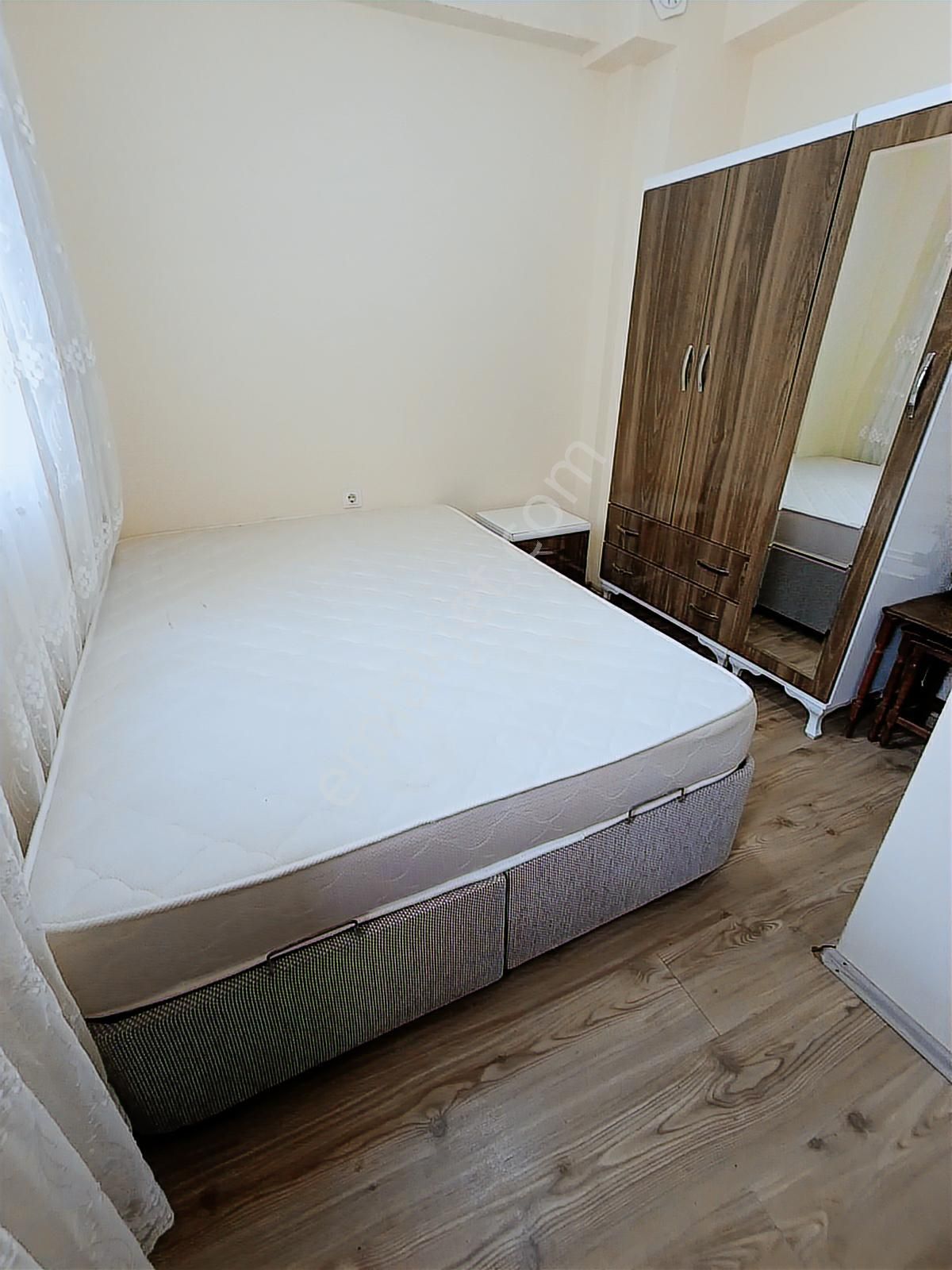 Yenifoça'da Çok İyi Konumda Satılık Eşyalı Dubleks Taş Mesken - Görsel 19