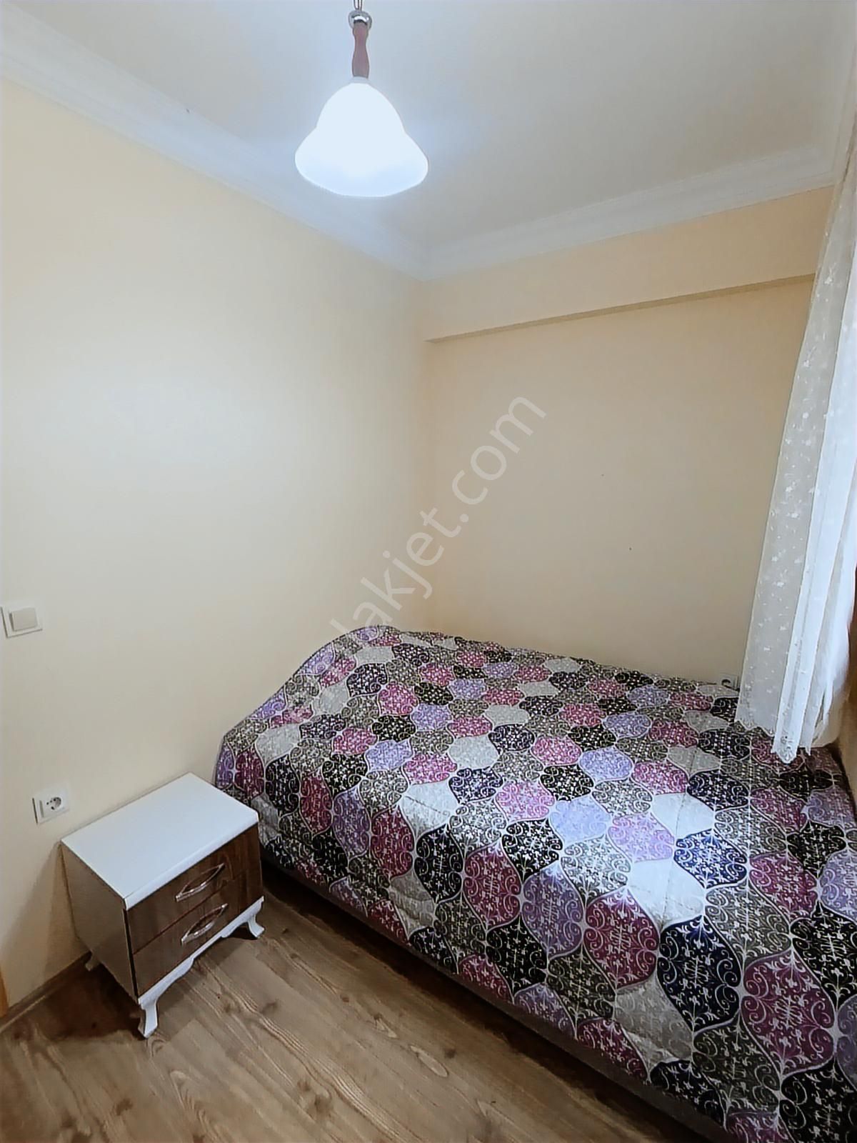 Yenifoça'da Çok İyi Konumda Satılık Eşyalı Dubleks Taş Mesken - Görsel 27