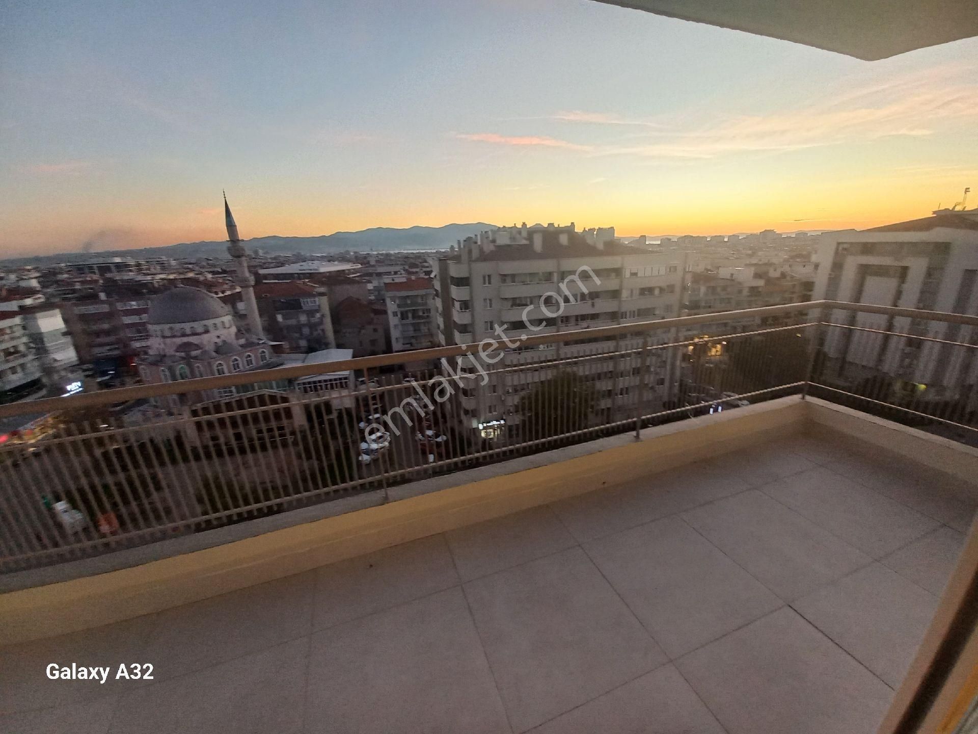 Karşıyaka Ordu Caddesi Üzerinde Satilik Full Tadilatlı Deniz Manzaralı 3+1 Daire - Görsel 10