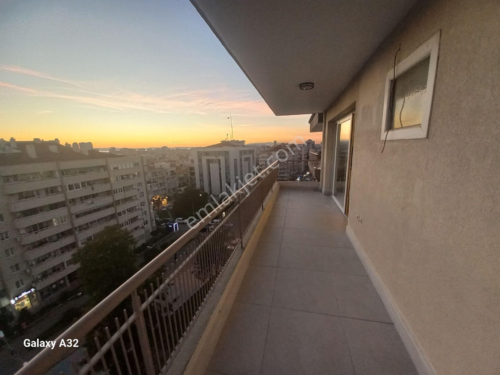 Karşıyaka Ordu Caddesi Üzerinde Satilik Full Tadilatlı Deniz Manzaralı 3+1 Daire - Görsel 6