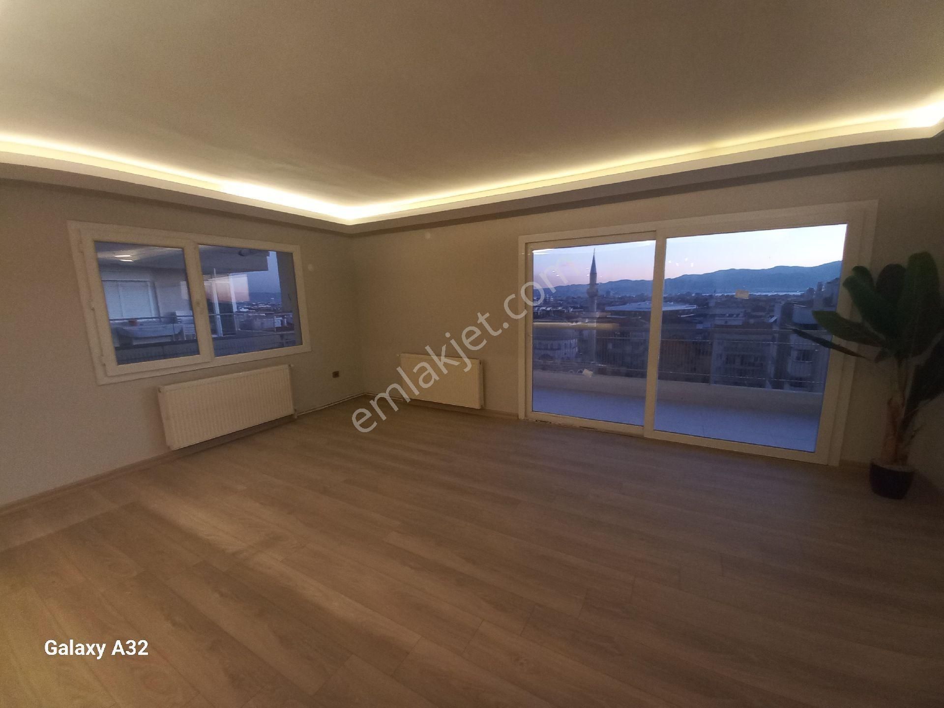 Karşıyaka Ordu Caddesi Üzerinde Satilik Full Tadilatlı Deniz Manzaralı 3+1 Daire - Görsel 25