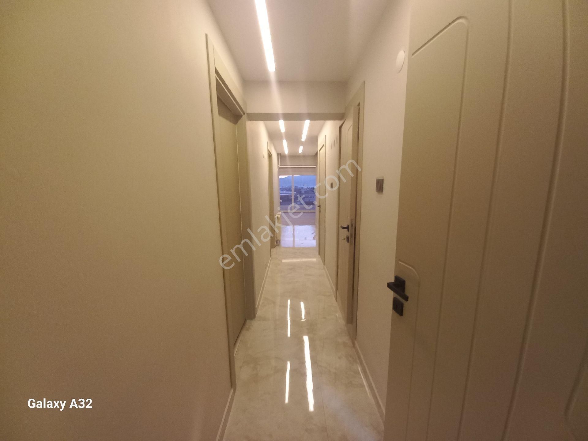 Karşıyaka Ordu Caddesi Üzerinde Satilik Full Tadilatlı Deniz Manzaralı 3+1 Daire - Görsel 22