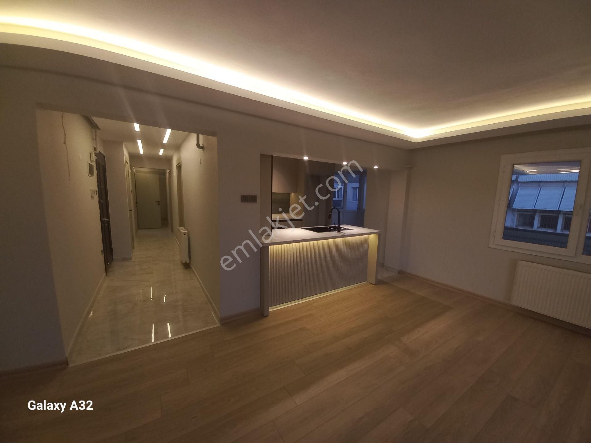 Karşıyaka Ordu Caddesi Üzerinde Satilik Full Tadilatlı Deniz Manzaralı 3+1 Daire - Görsel 2