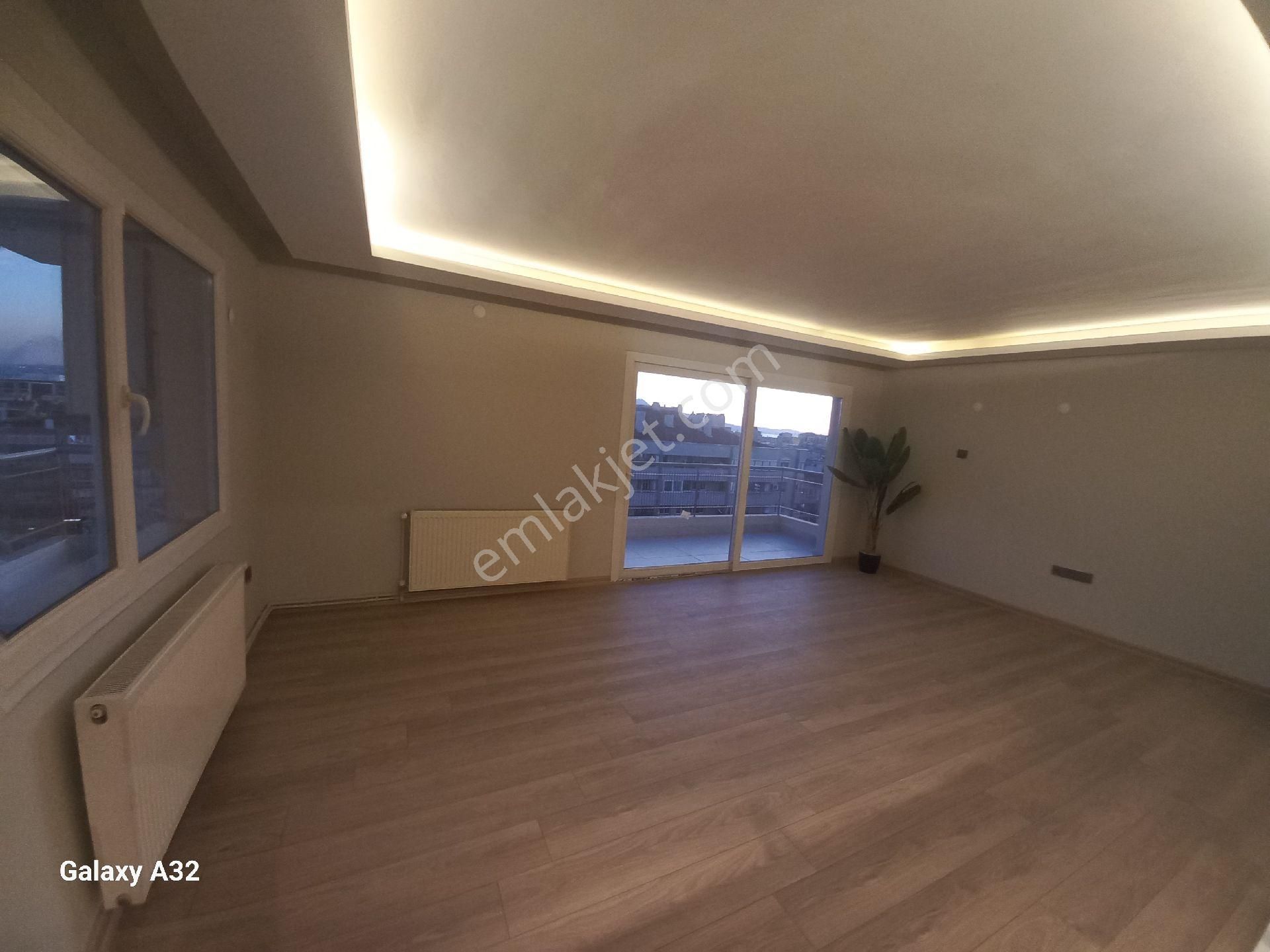 Karşıyaka Ordu Caddesi Üzerinde Satilik Full Tadilatlı Deniz Manzaralı 3+1 Daire - Görsel 4