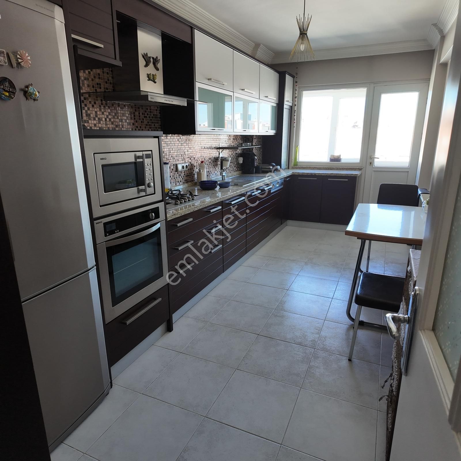 Ragıpbey Mahallesi Merkezde 150 M² Asansörlü 3+1 Eşyalı Satılık - Görsel 16