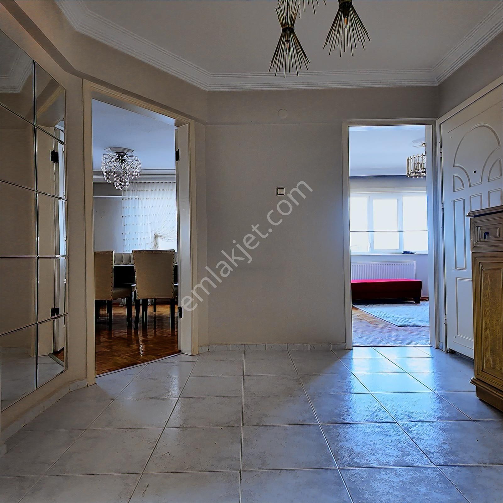 Ragıpbey Mahallesi Merkezde 150 M² Asansörlü 3+1 Eşyalı Satılık - Görsel 12