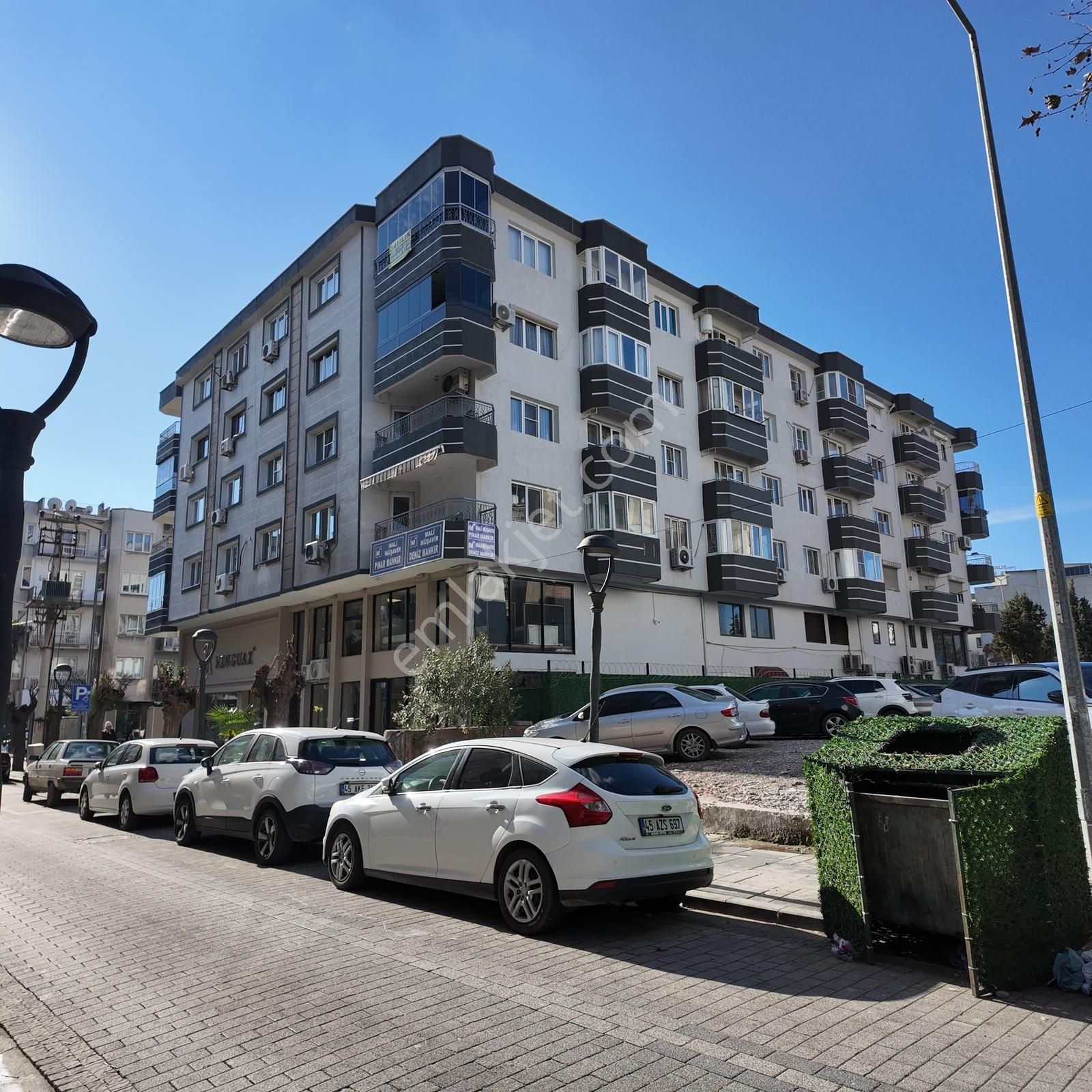 Ragıpbey Mahallesi Merkezde 150 M² Asansörlü 3+1 Eşyalı Satılık