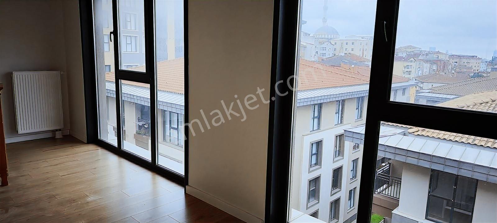 Eles Gayrimenkulden Kiralık Ebeveyn Banyolu En Üst Kat 2+1 Daire - Görsel 15