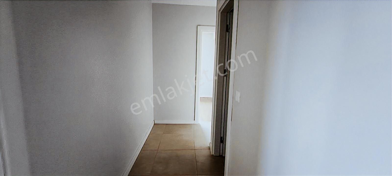 Eles Gayrimenkulden Kiralık Ebeveyn Banyolu En Üst Kat 2+1 Daire - Görsel 24