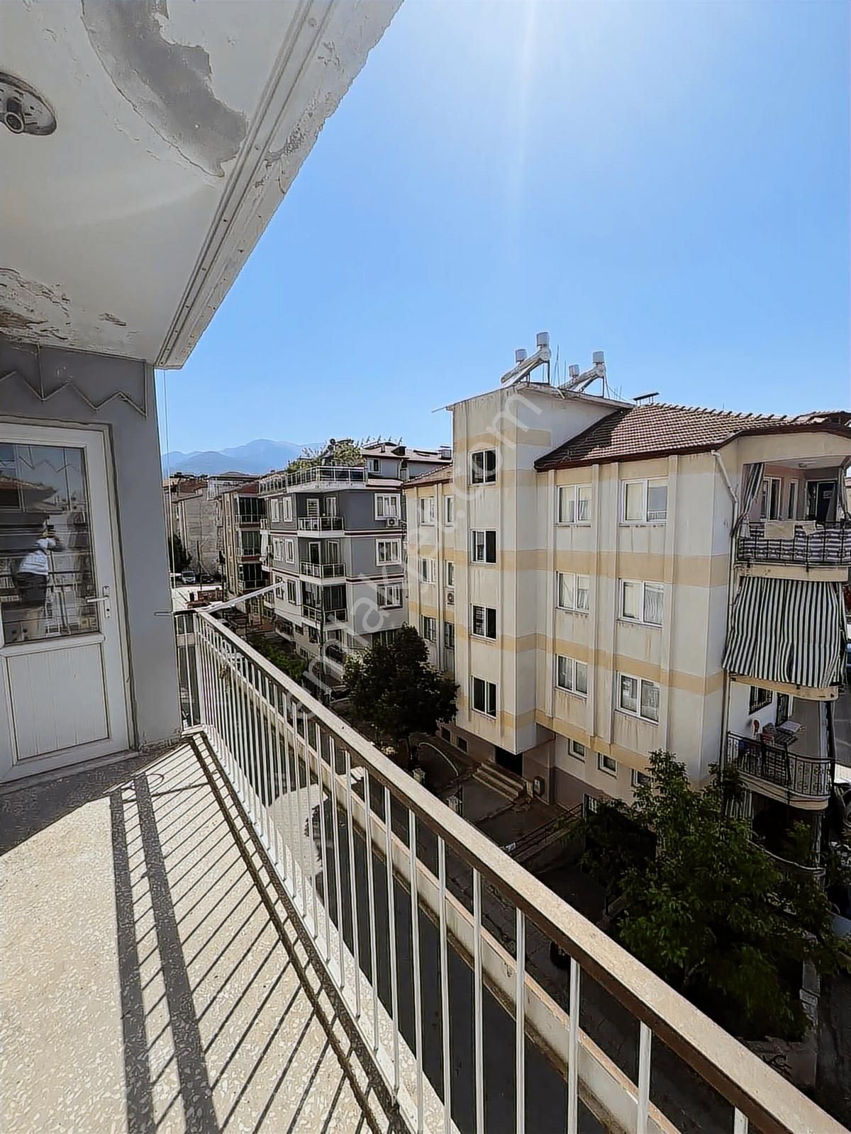 Kocabıyık Gayrimenkul'den Lozan Caddesi Köşe Parsel 3+1 Daire