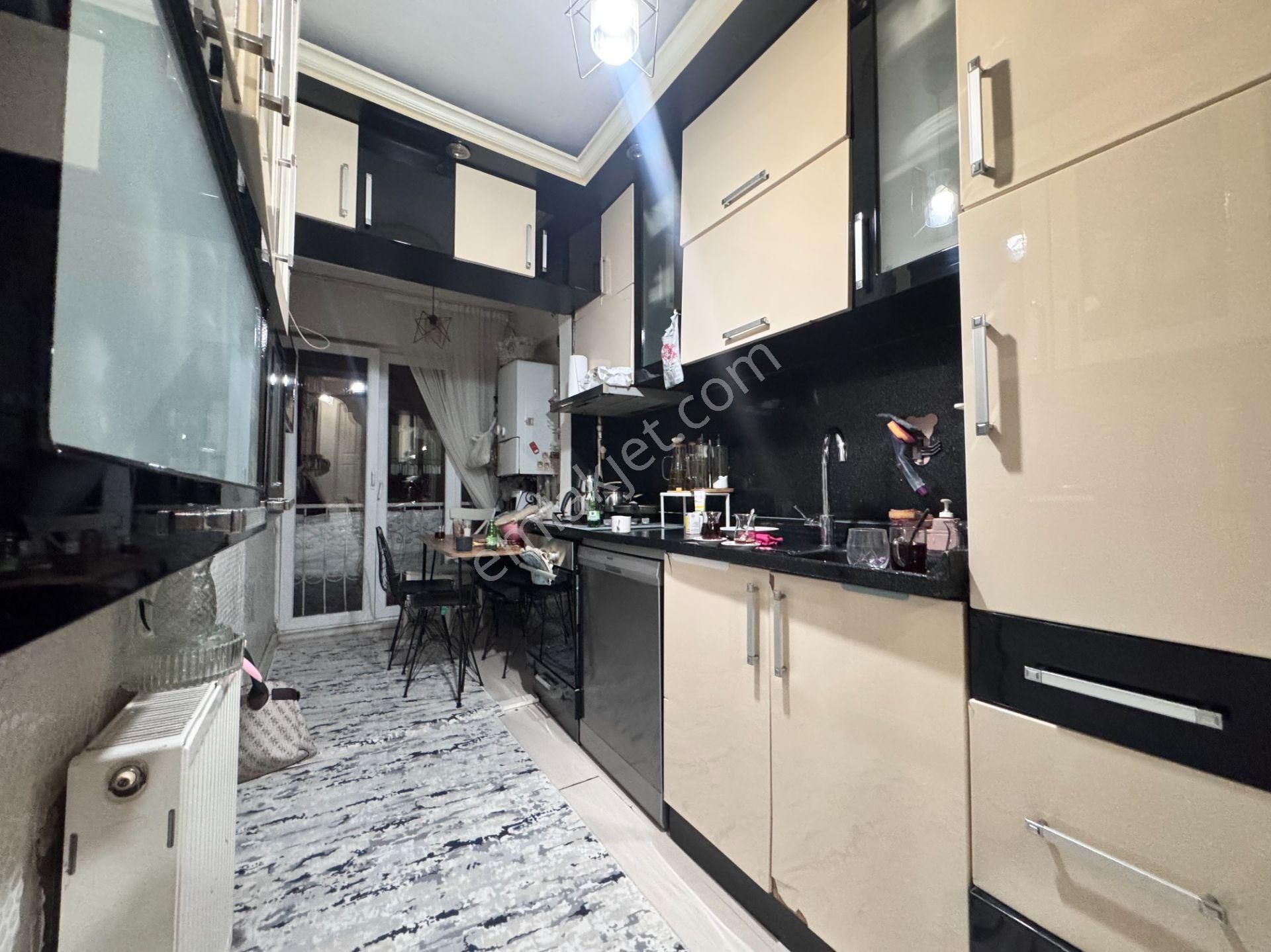 Next House'dan,bahçelievler Cumhuriyet Mah. Ulaşımı Kolay Daire - Görsel 13