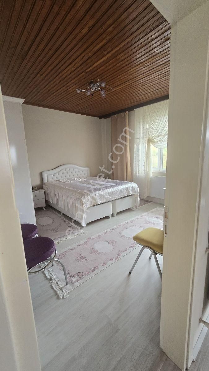 Akçabaat Derecik'te 6 Dönüm Arsa İçinde Müstakil Ev - Görsel 4