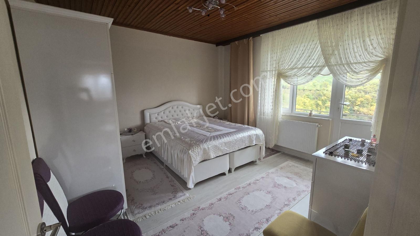 Akçabaat Derecik'te 6 Dönüm Arsa İçinde Müstakil Ev - Görsel 8