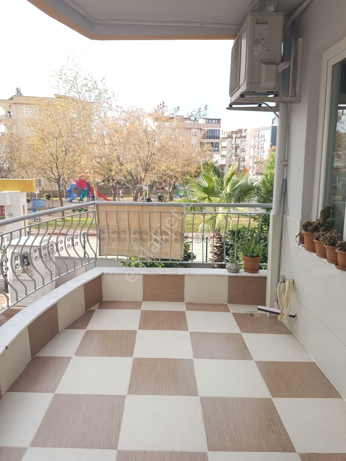 Kızıltoprak Tahtakale Yakını Havuzlu Sitede 3+1 - Görsel 5