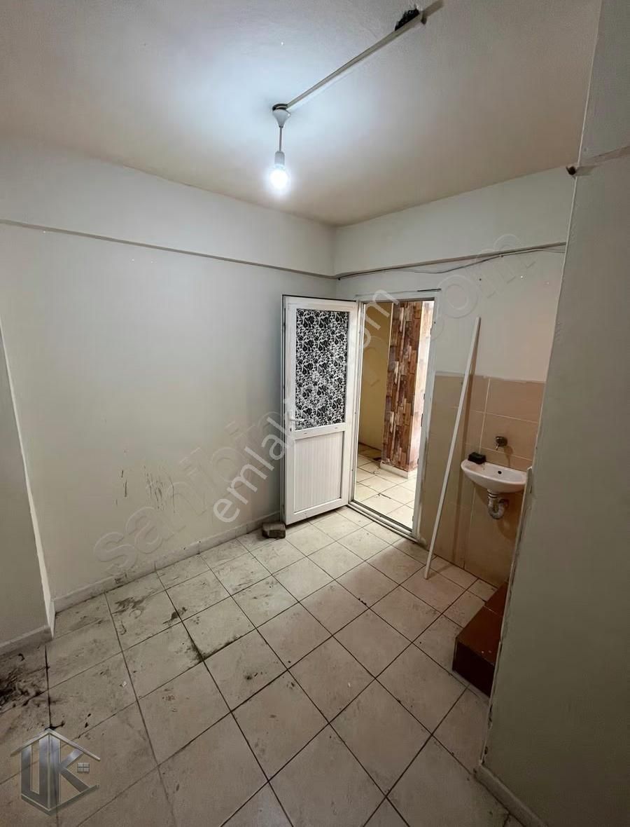 Uğur Gayrimenkulden Gazi Mahallesinde Kiralık Dükkan - Görsel 4