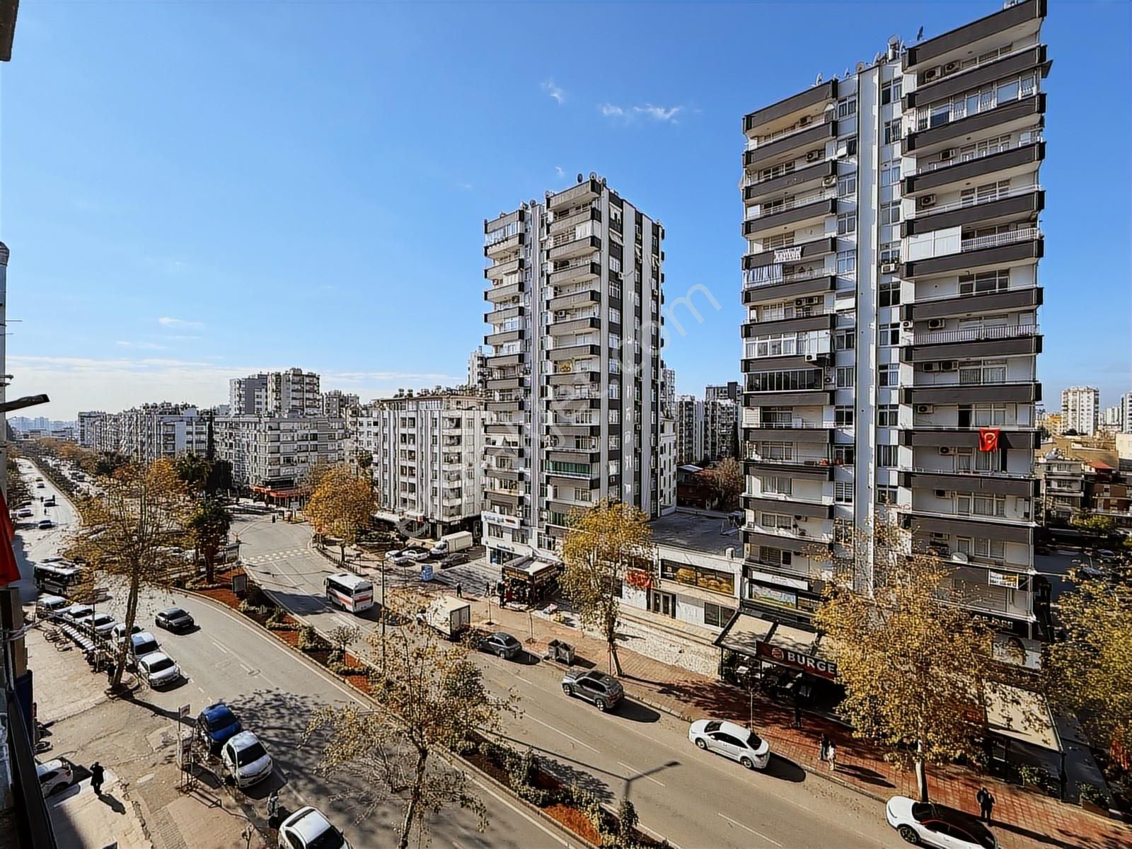Barajyolu Cadde Üzeri 3+1 165 M2 Kapalı Mutfak Hasarsız Satılık Daire
