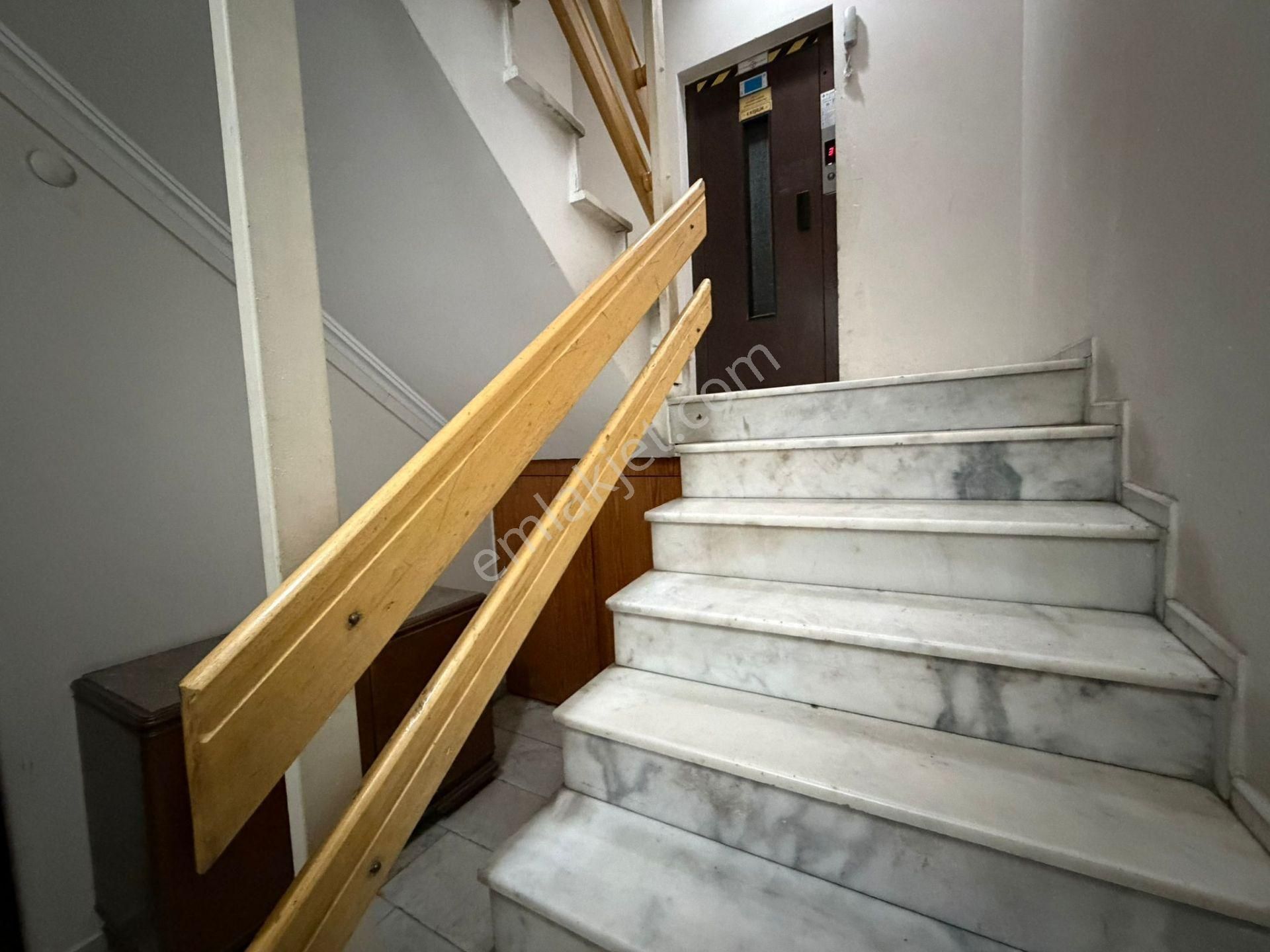 Bahçelievler Talatpaşa Caddesi Üzeri 160m2 Ön Cephe 3+1 Daire - Görsel 25