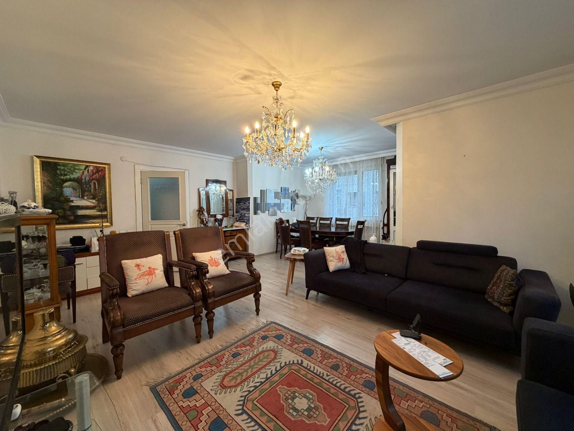 Bahçelievler Talatpaşa Caddesi Üzeri 160m2 Ön Cephe 3+1 Daire