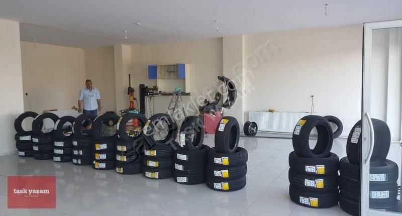 Gebze İnönü Mah. Gençlik Cad.de 3 Katlı 380m2 Satılık Dükkan - Görsel 3