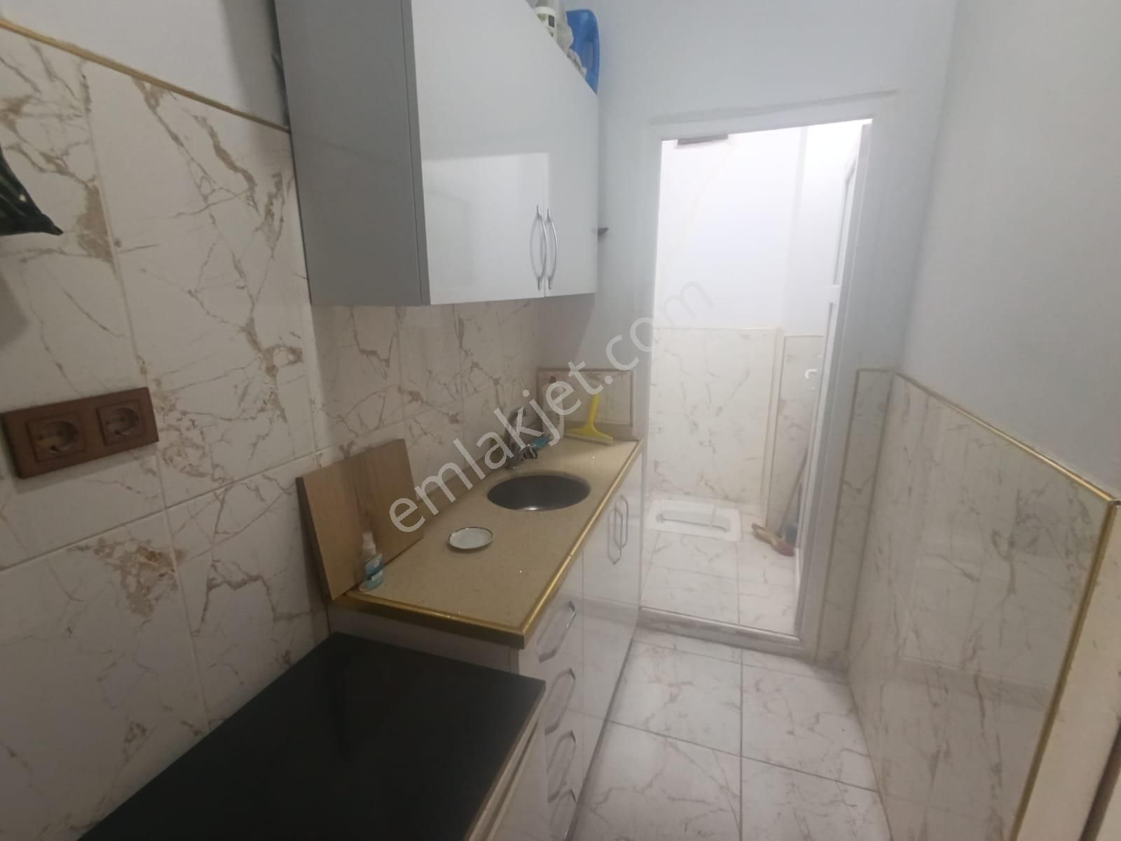 Havaalanı Kavşagı Civarında Satılık Dükkan - Görsel 5