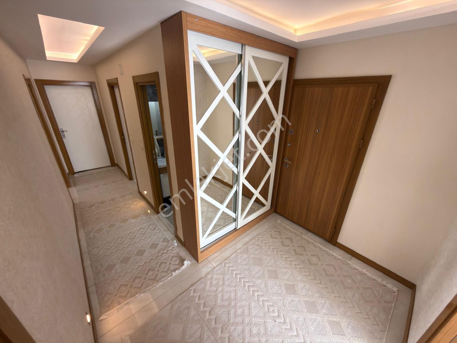 Adana Çukurova 100.yıl Mah. Satılık 3+1 Daire Doğalgazı Aktif Ebeveyn Banyolu Giyinme Odalı - Görsel 6