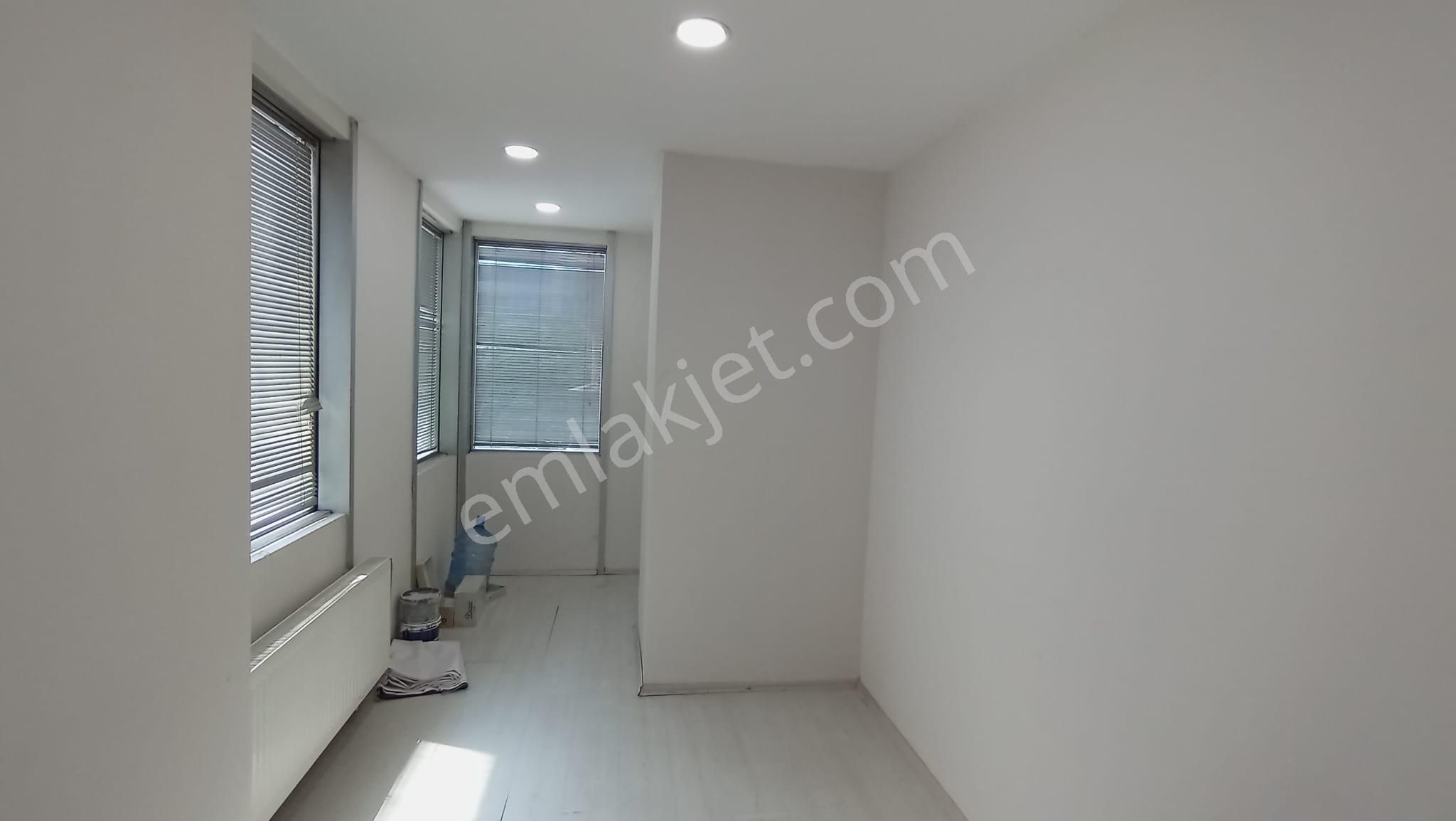 Kavacık Merkezde Kiralık Arakat 3+1 Ofis Büro - Görsel 15