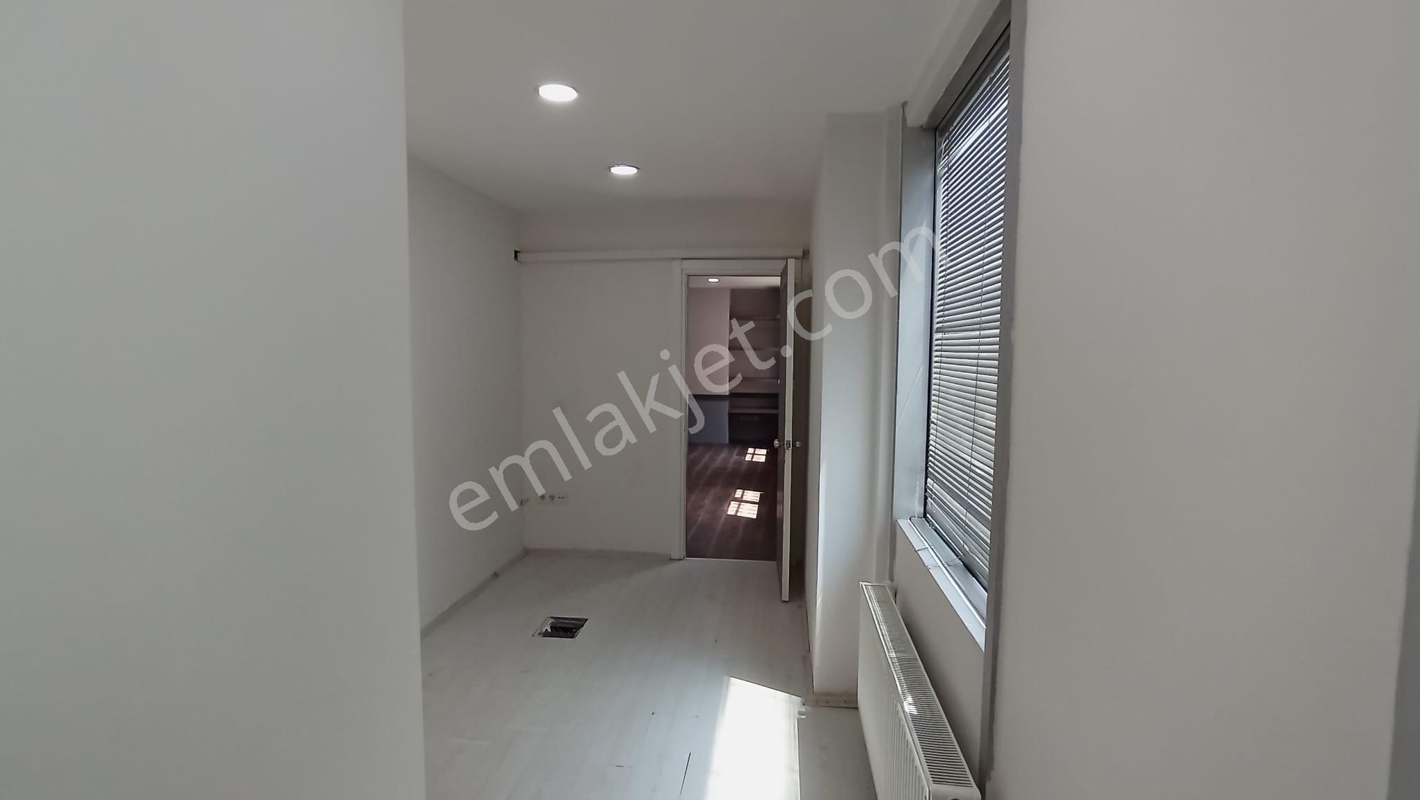 Kavacık Merkezde Kiralık Arakat 3+1 Ofis Büro - Görsel 12